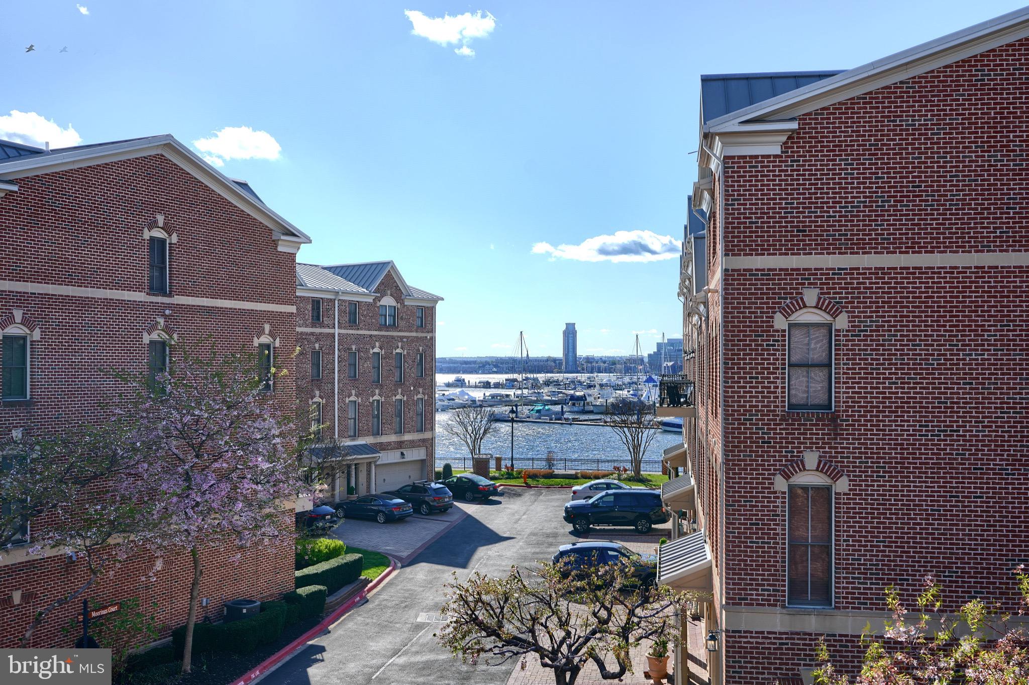 LIGHTHOUSE POINT - Residential