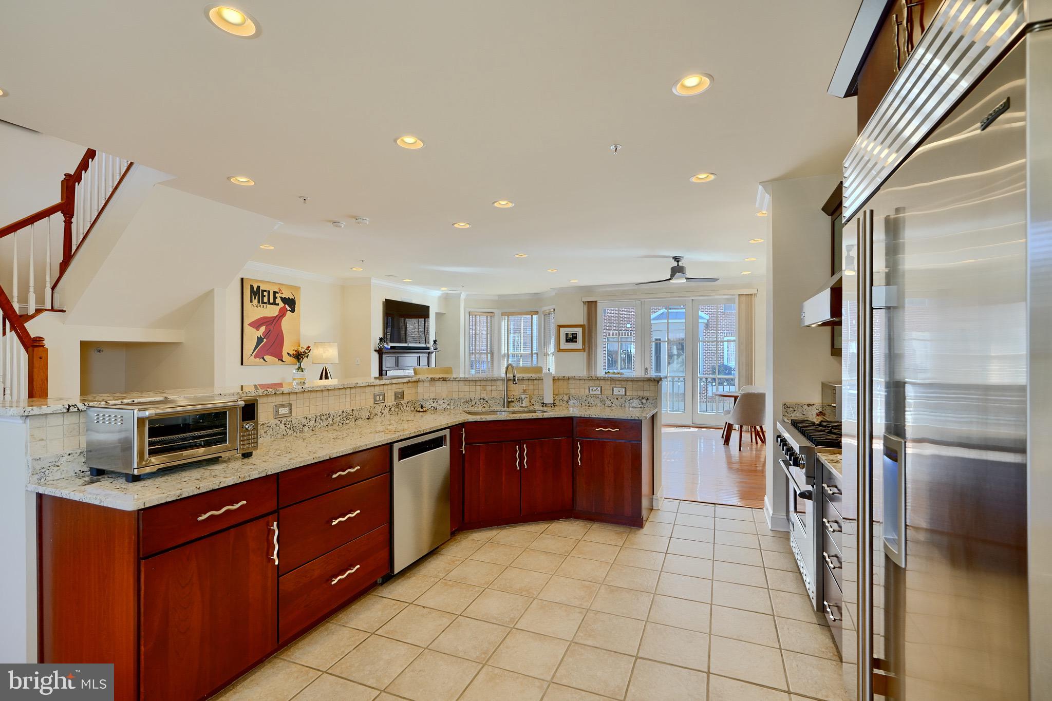 LIGHTHOUSE POINT - Residential