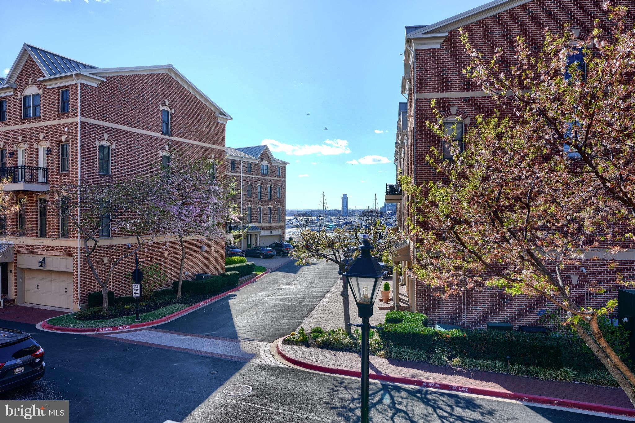 LIGHTHOUSE POINT - Residential