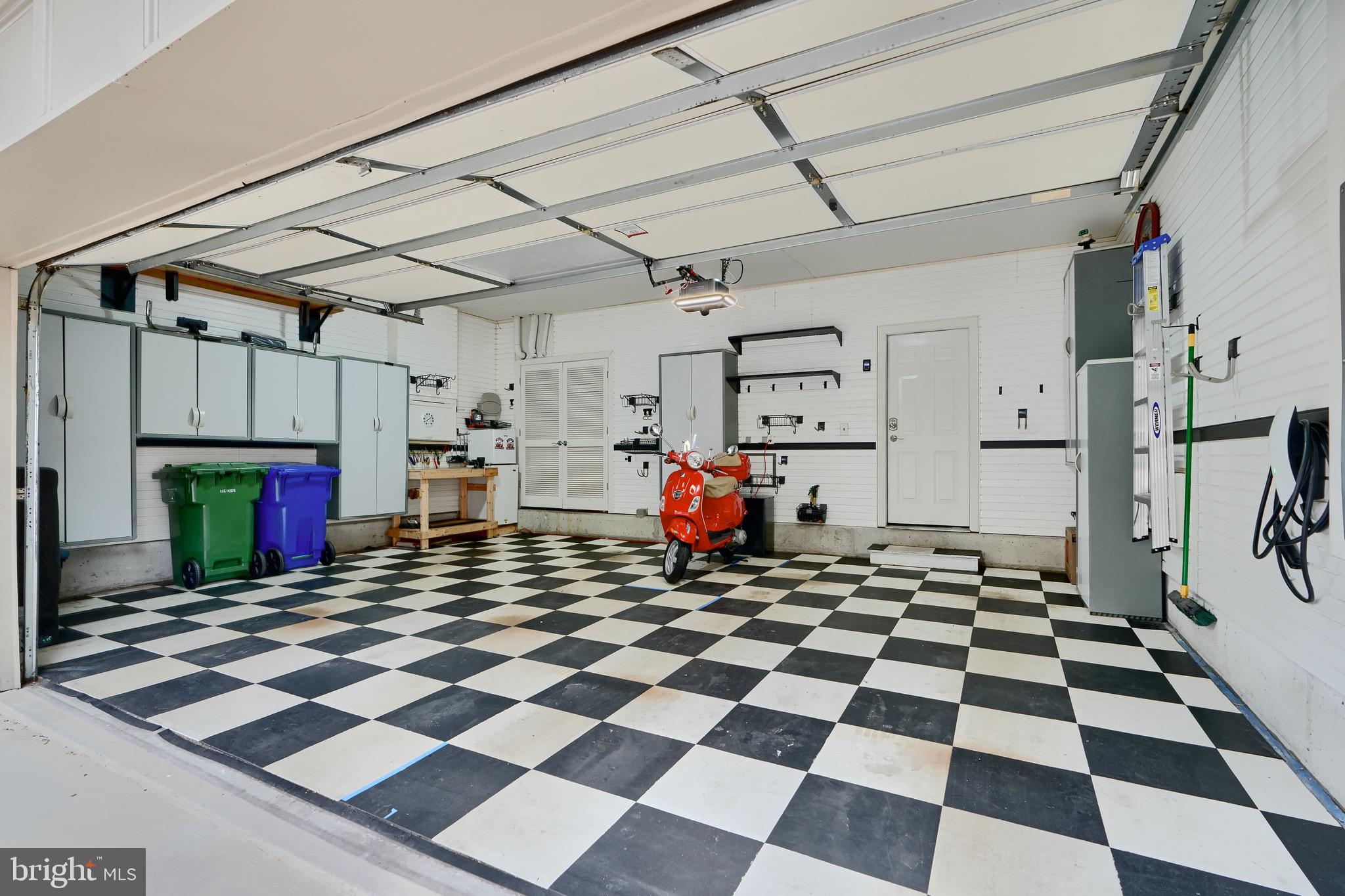 LIGHTHOUSE POINT - Residential