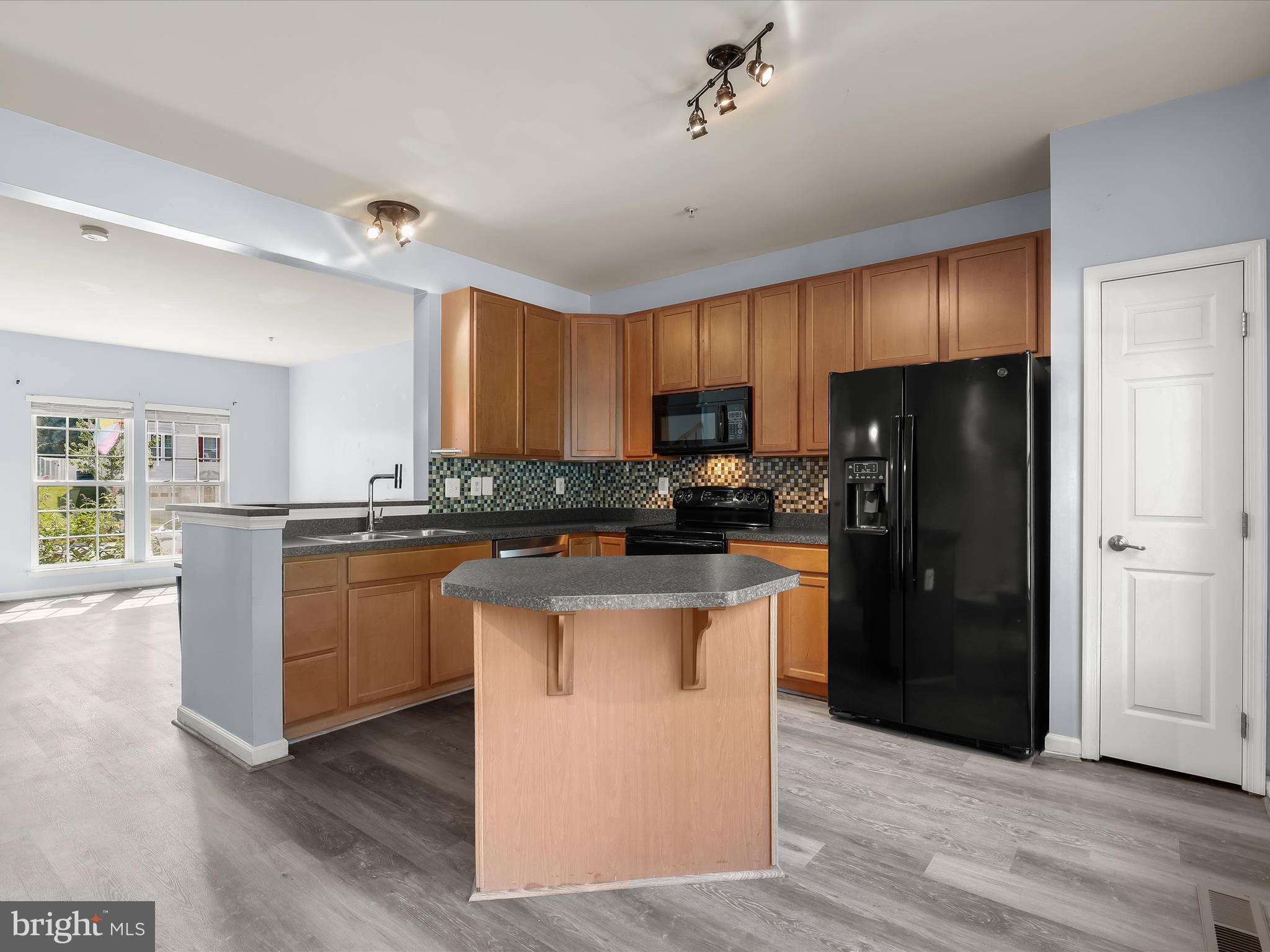 222 STAYSAIL DRIVE