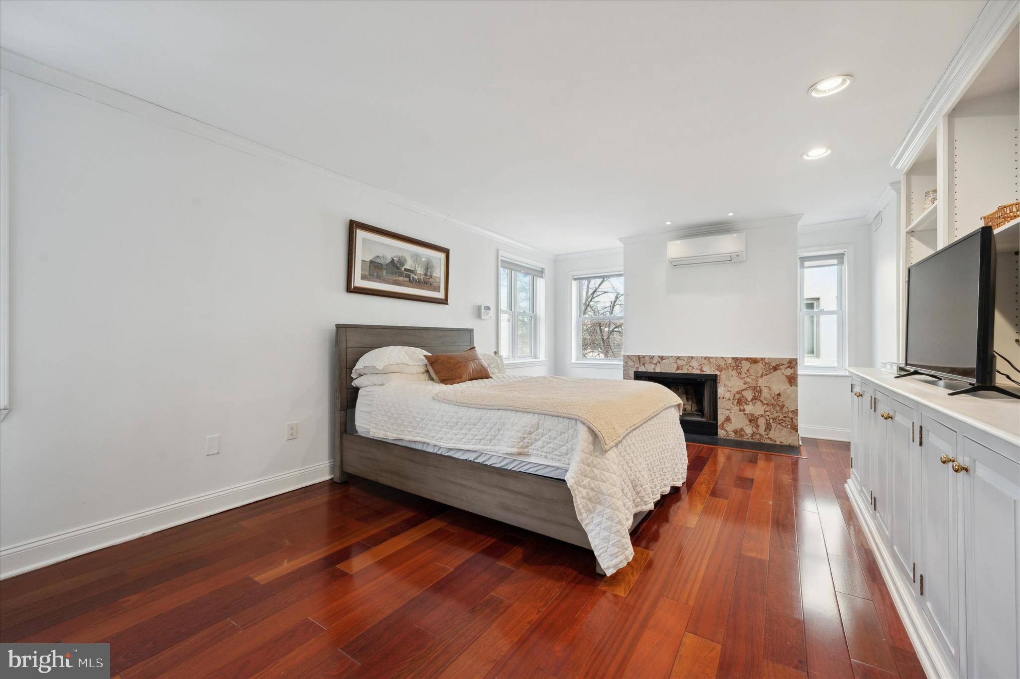 BELLA VISTA - Residential