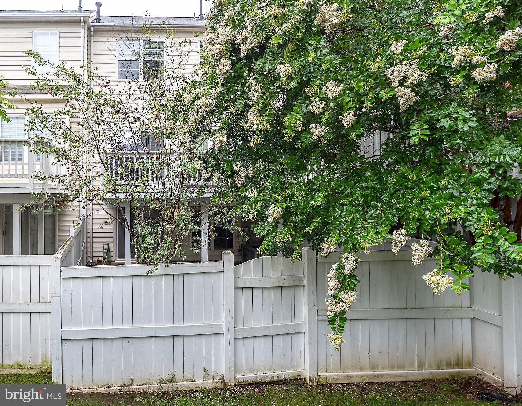 EDGEWATER AT TOWN CENTER - Residential Lease