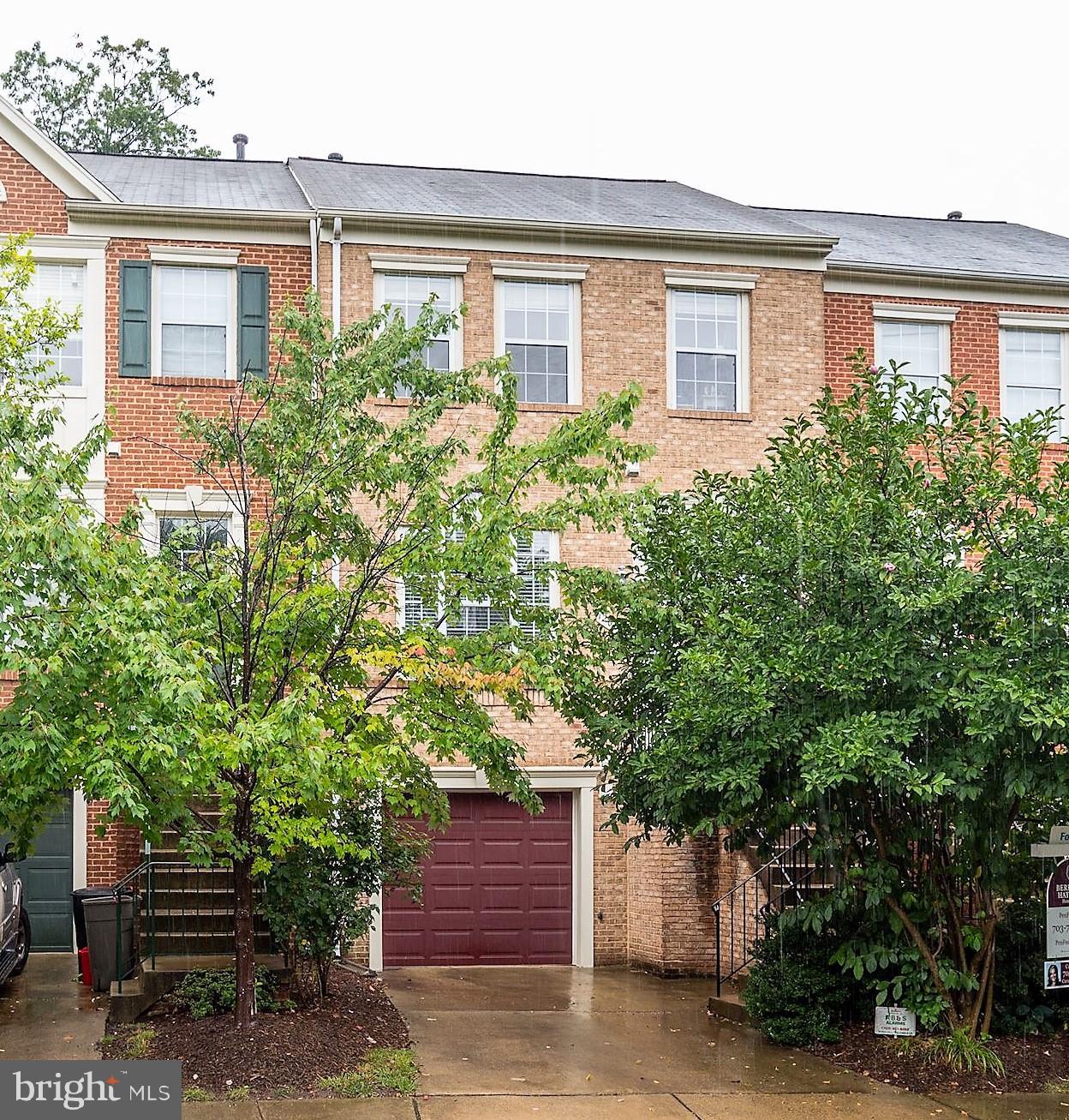 EDGEWATER AT TOWN CENTER - Residential Lease