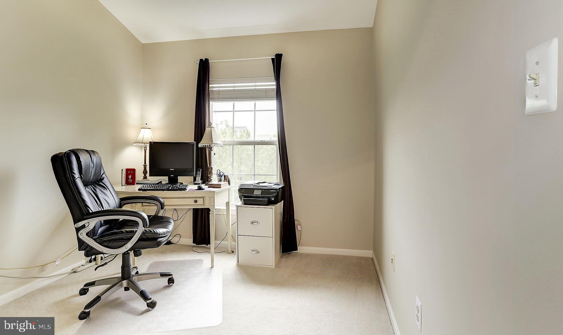 EDGEWATER AT TOWN CENTER - Residential Lease