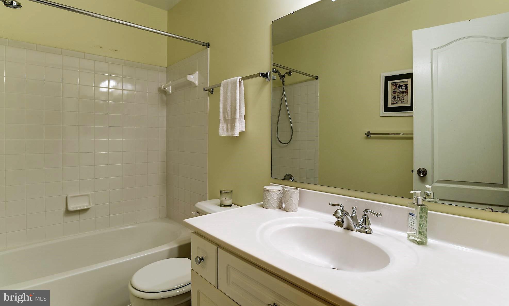 EDGEWATER AT TOWN CENTER - Residential Lease