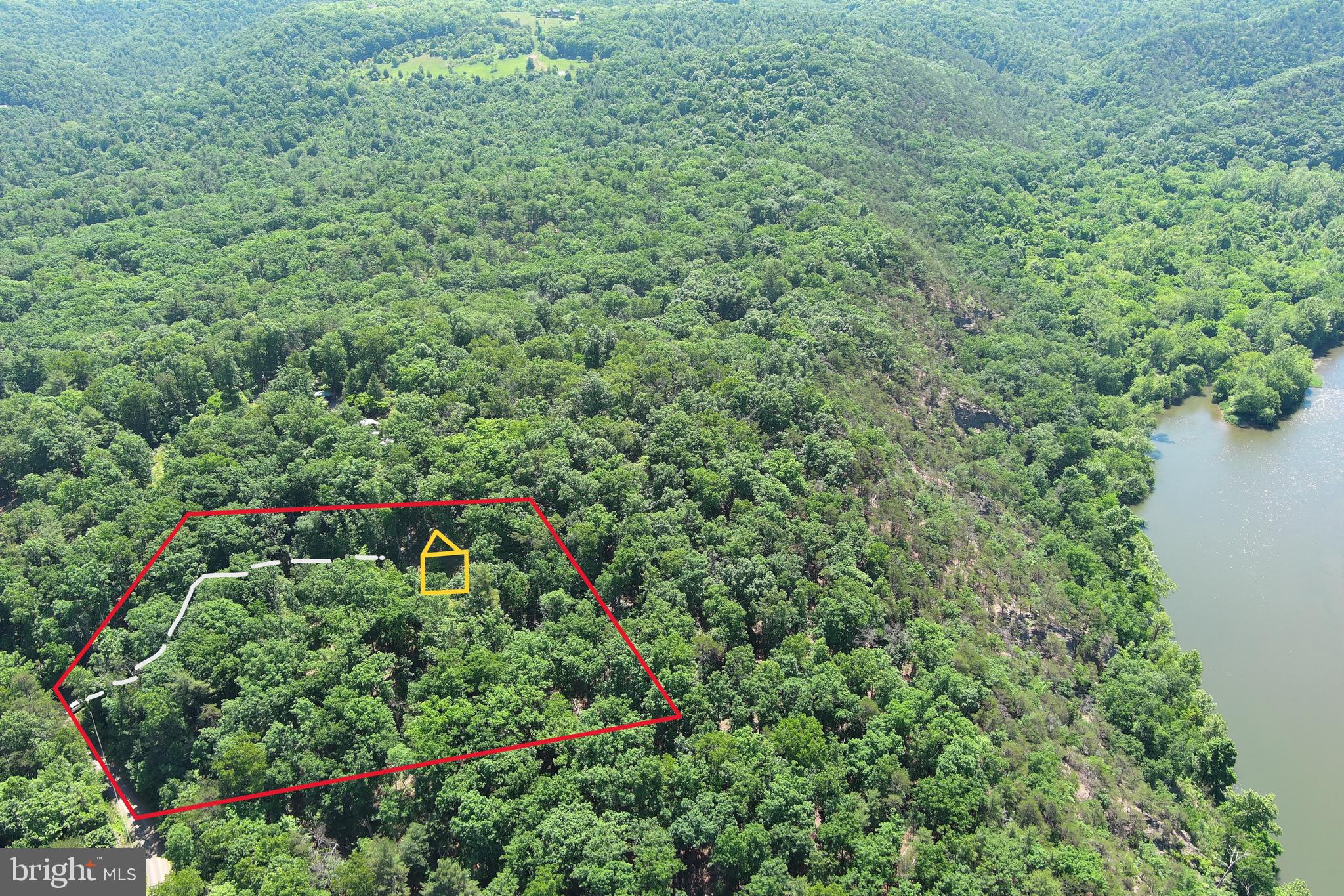 SOUTH POTOMAC VALLEY - Land