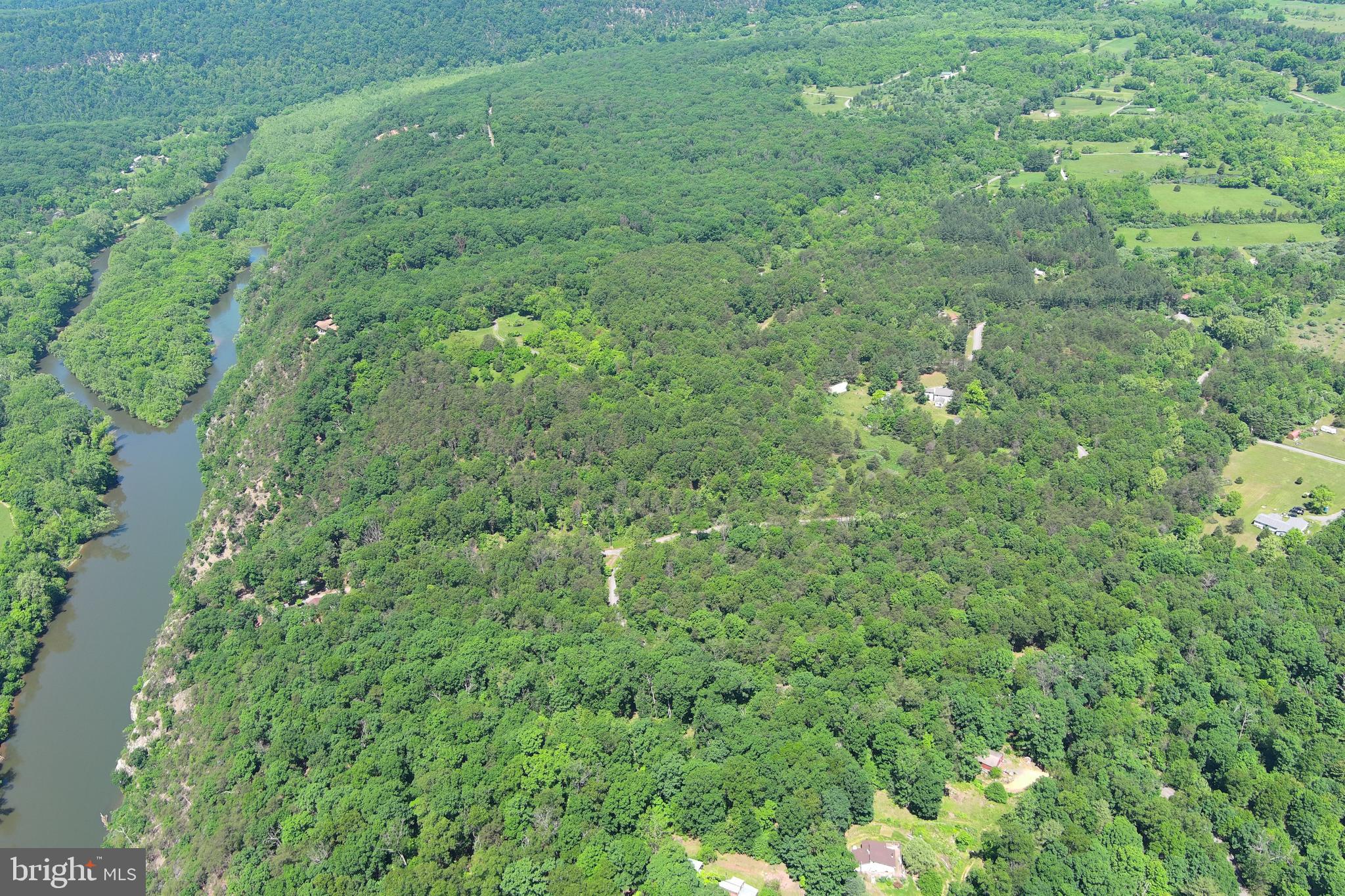 SOUTH POTOMAC VALLEY - Land