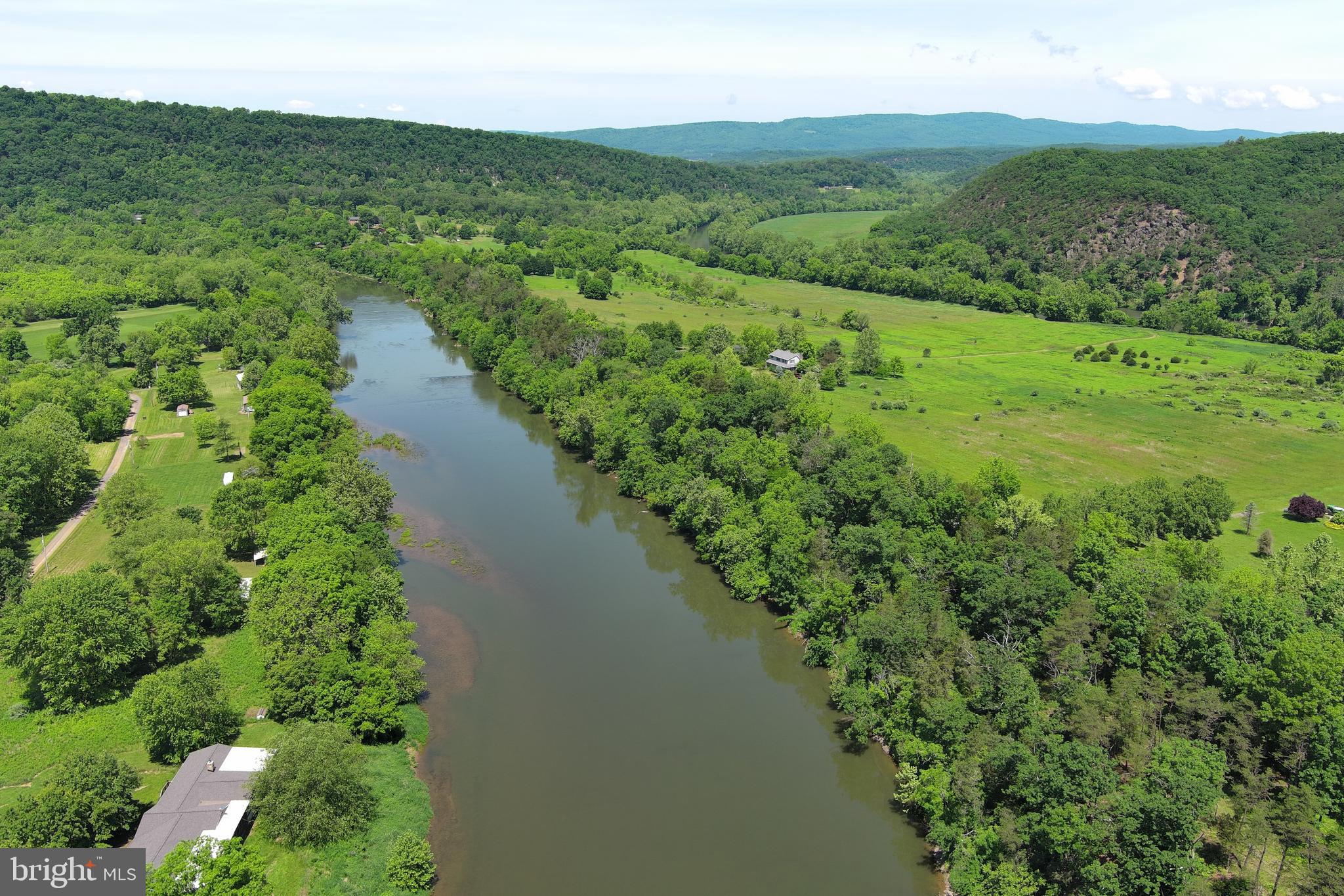 SOUTH POTOMAC VALLEY - Land