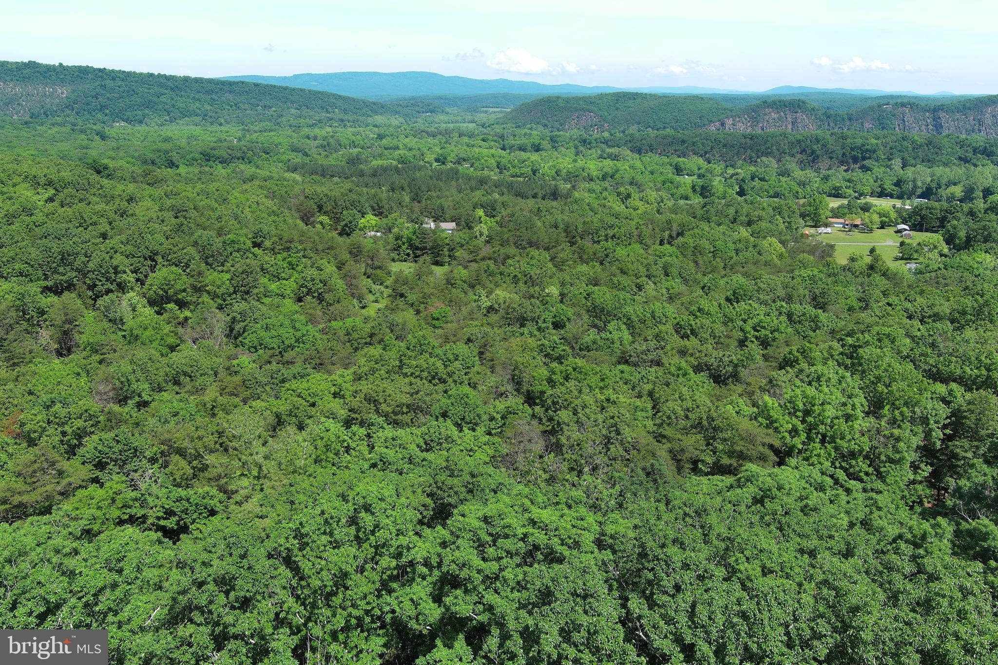 SOUTH POTOMAC VALLEY - Land