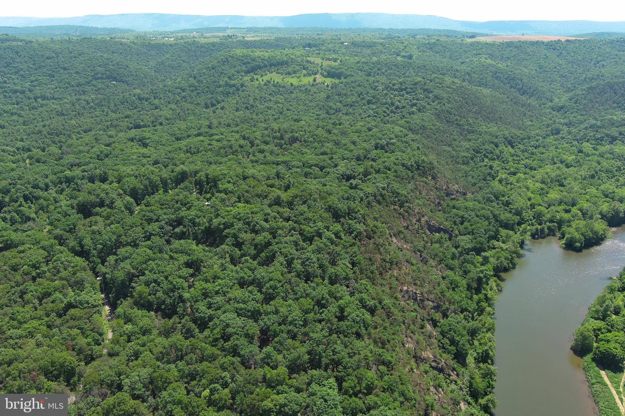 SOUTH POTOMAC VALLEY - Land