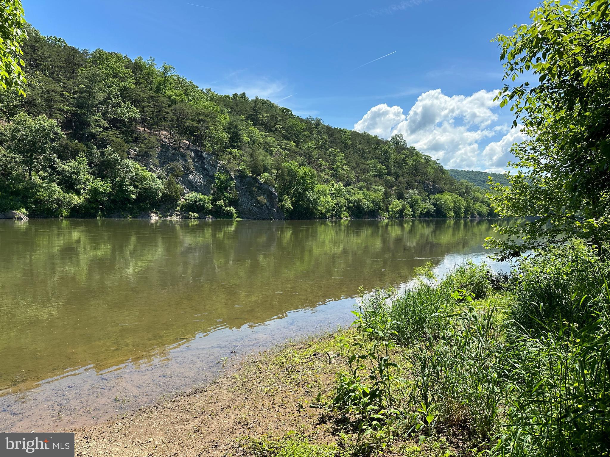 SOUTH POTOMAC VALLEY - Land