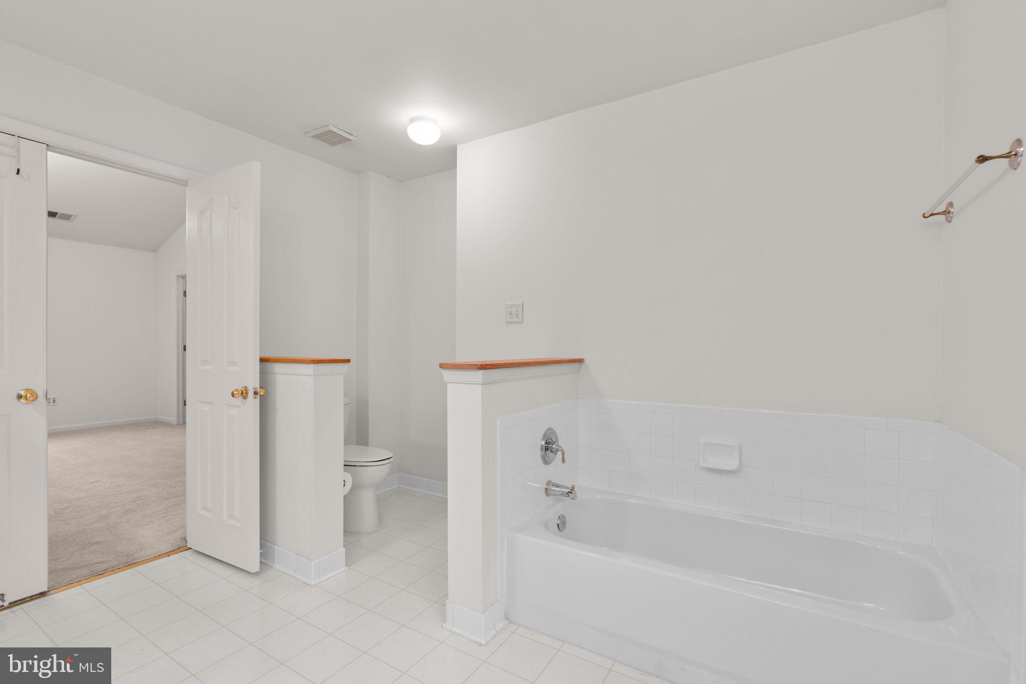 CHERRY CREEK OVERLOOK - Residential Lease