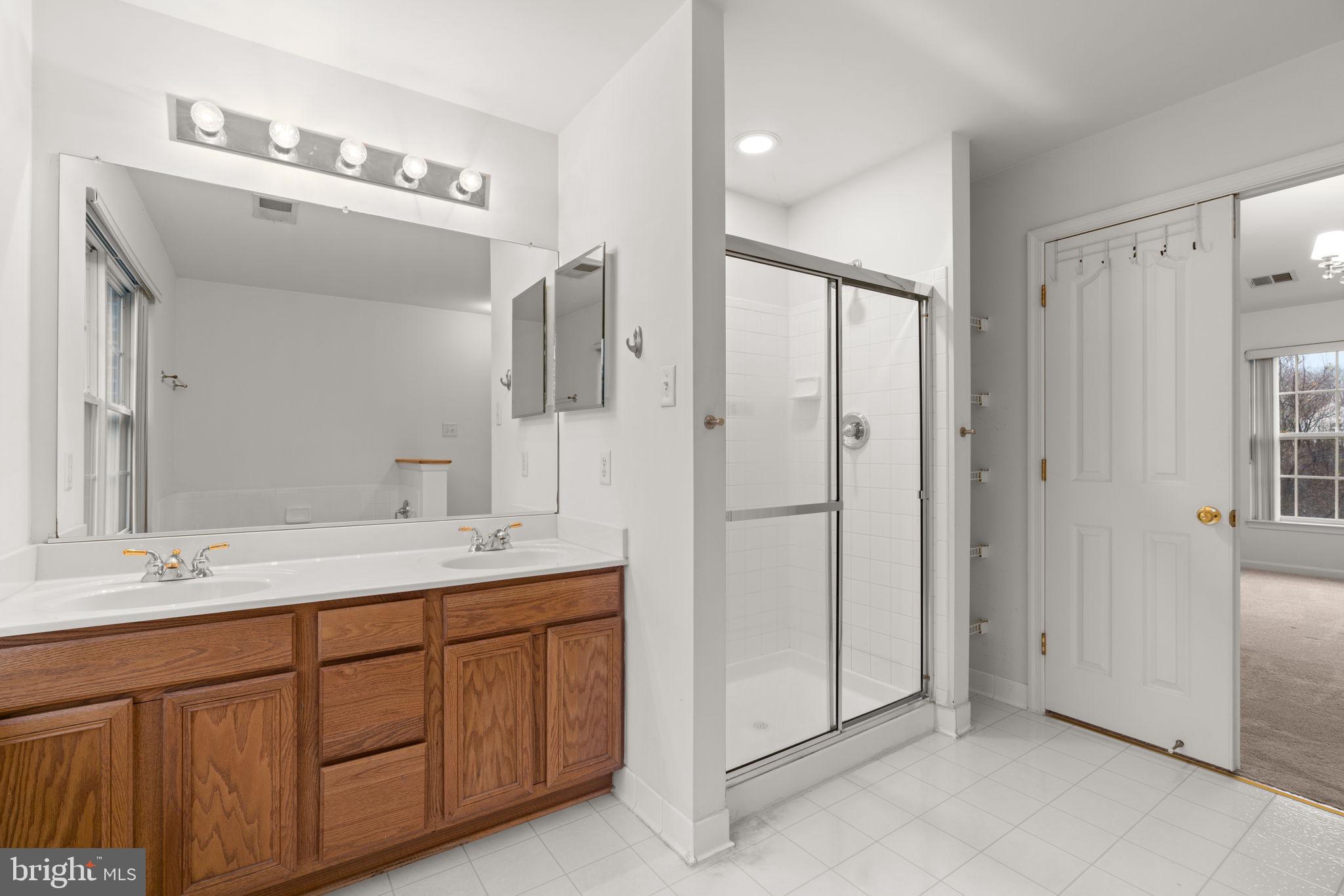 CHERRY CREEK OVERLOOK - Residential Lease