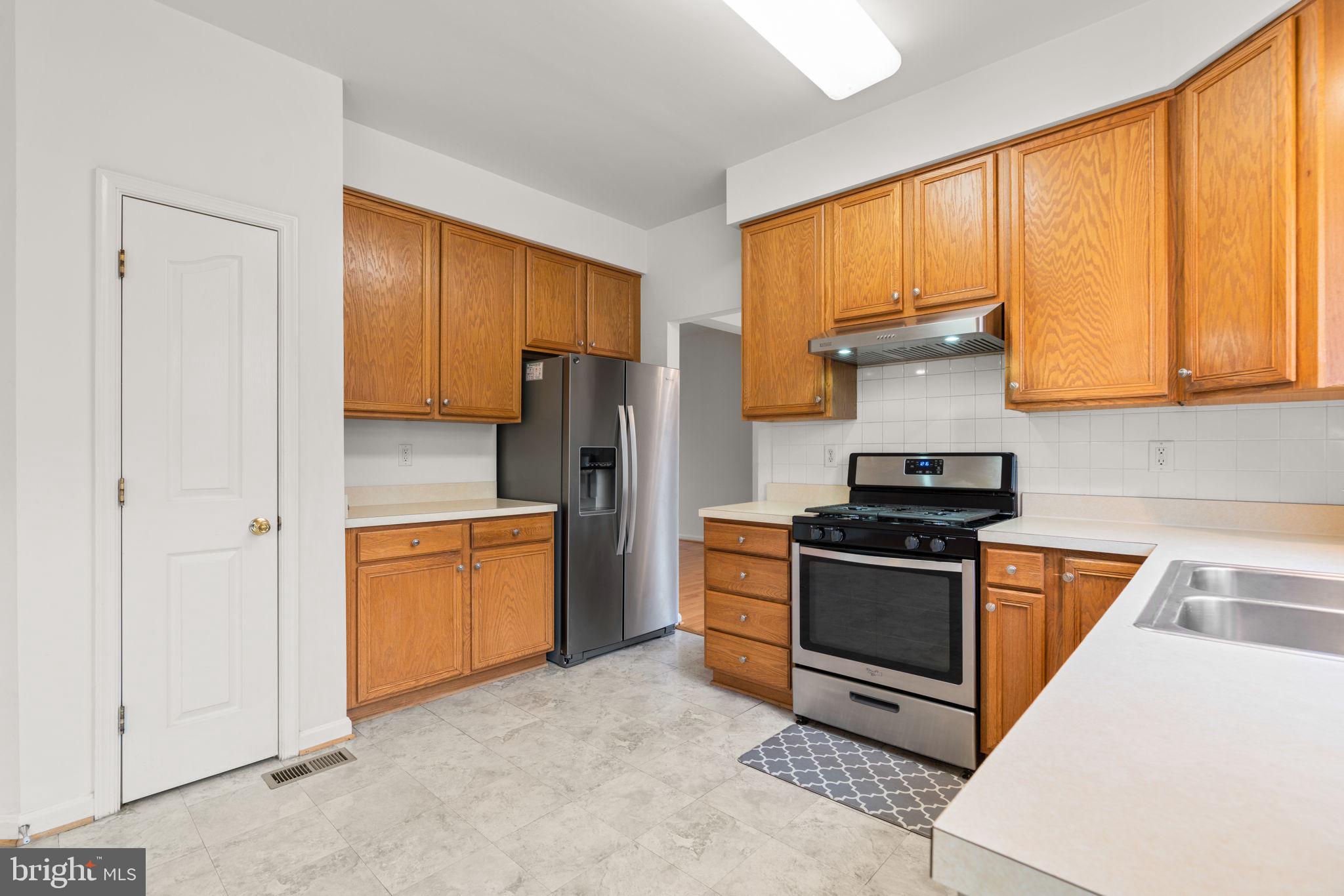 8708 HIDDEN POOL COURT