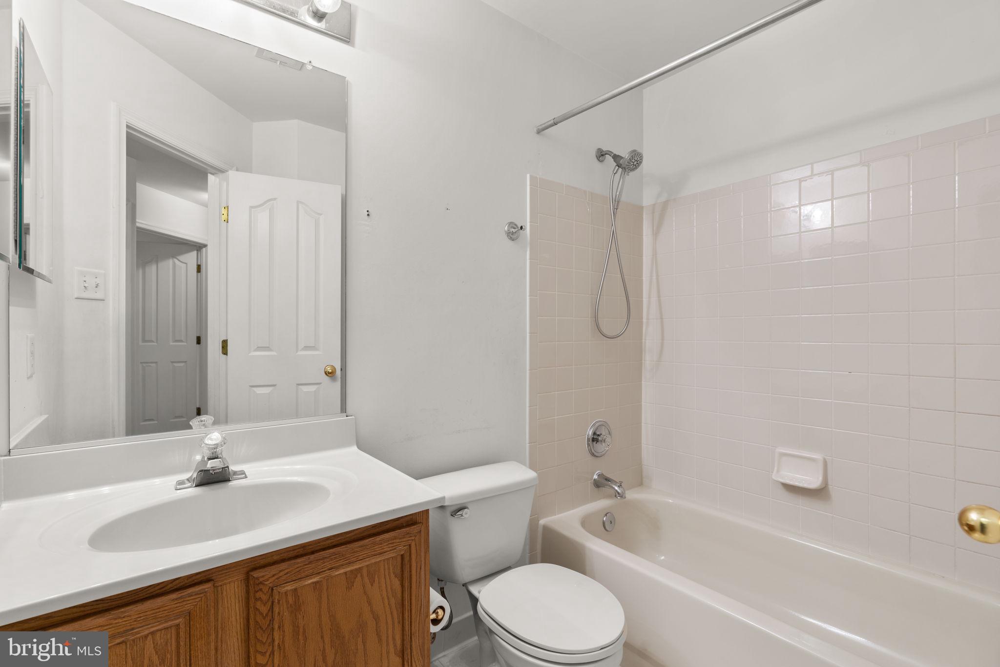 CHERRY CREEK OVERLOOK - Residential Lease