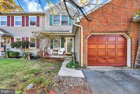 Photo of 20 Parkview Drive, Reinholds, PA 17569 (MLS # PALA2059316)