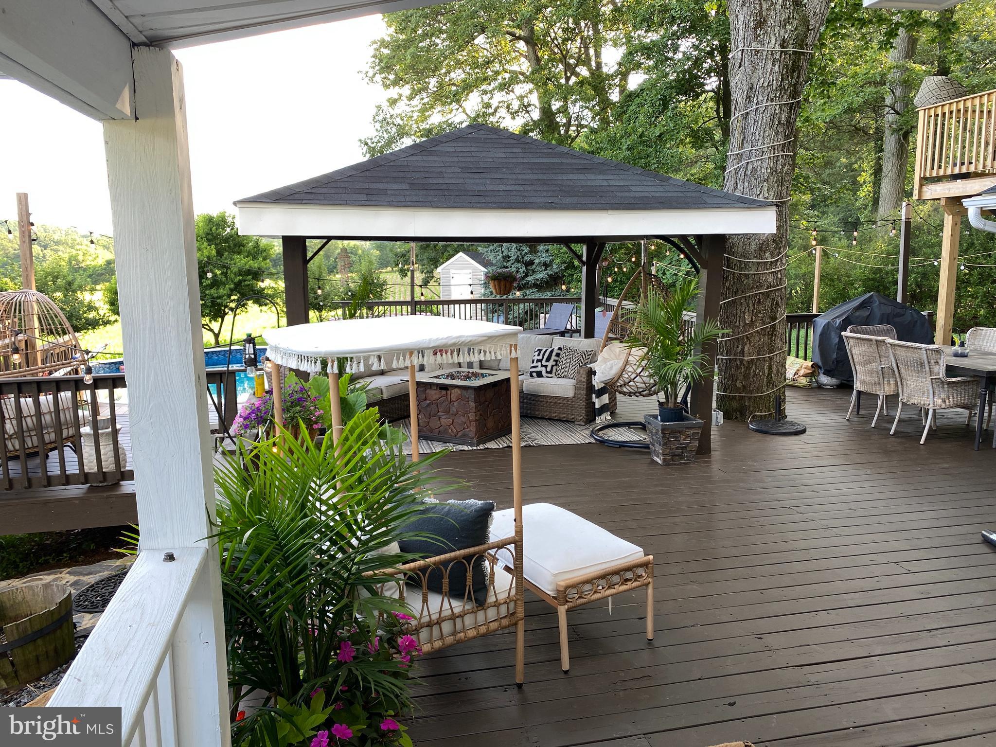 HAMPSTEAD - Residential