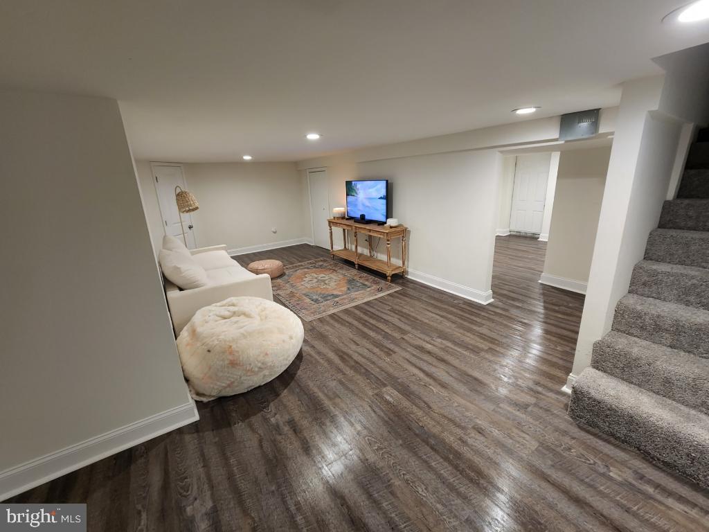 HAMPSTEAD - Residential