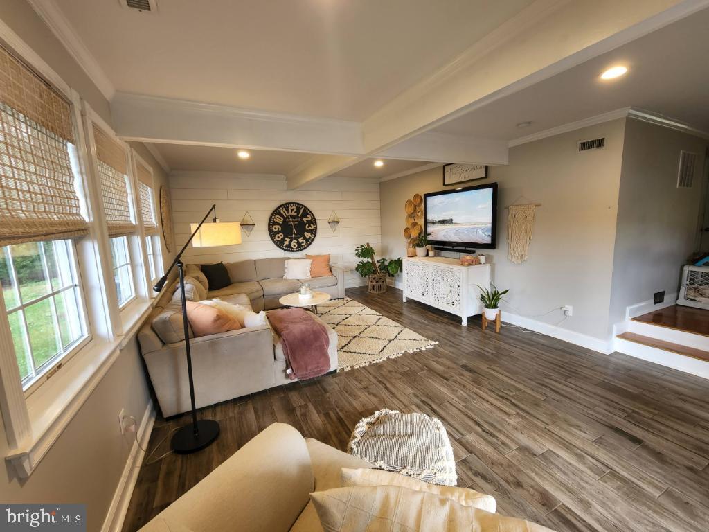 HAMPSTEAD - Residential