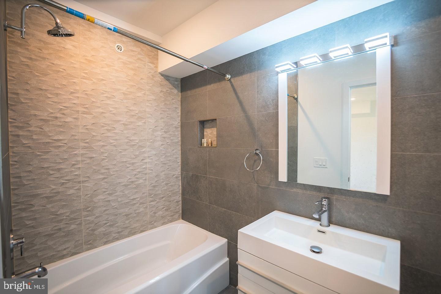 FRANCISVILLE - Residential Lease