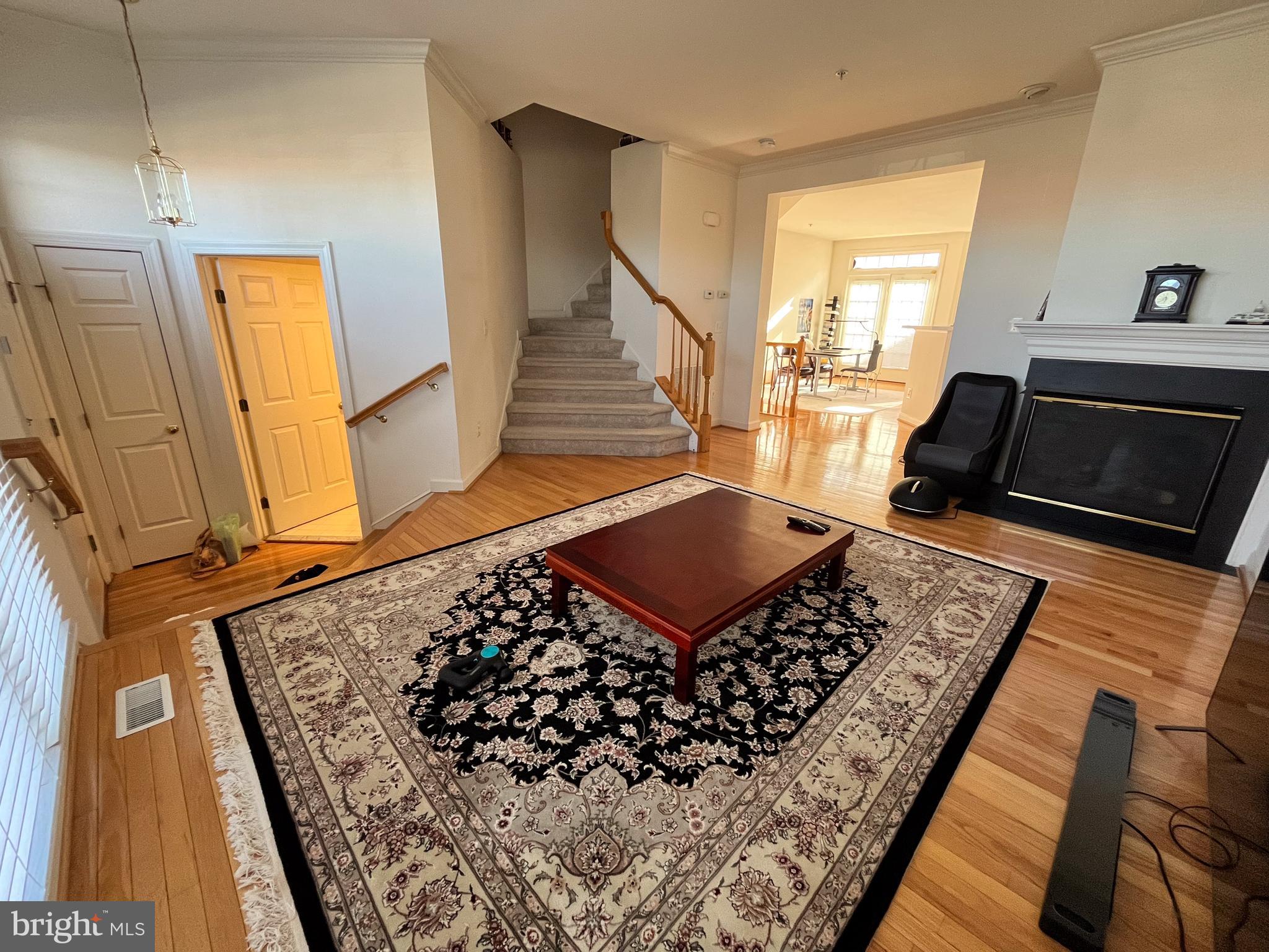 JEFFERSON PARK TOWNHOUSE - Residential Lease