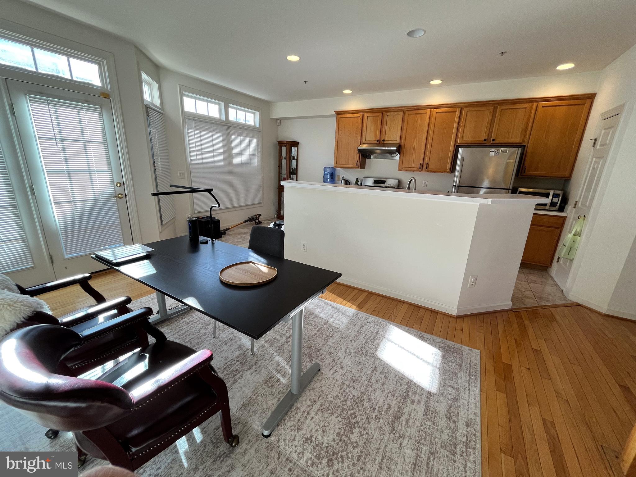 JEFFERSON PARK TOWNHOUSE - Residential Lease