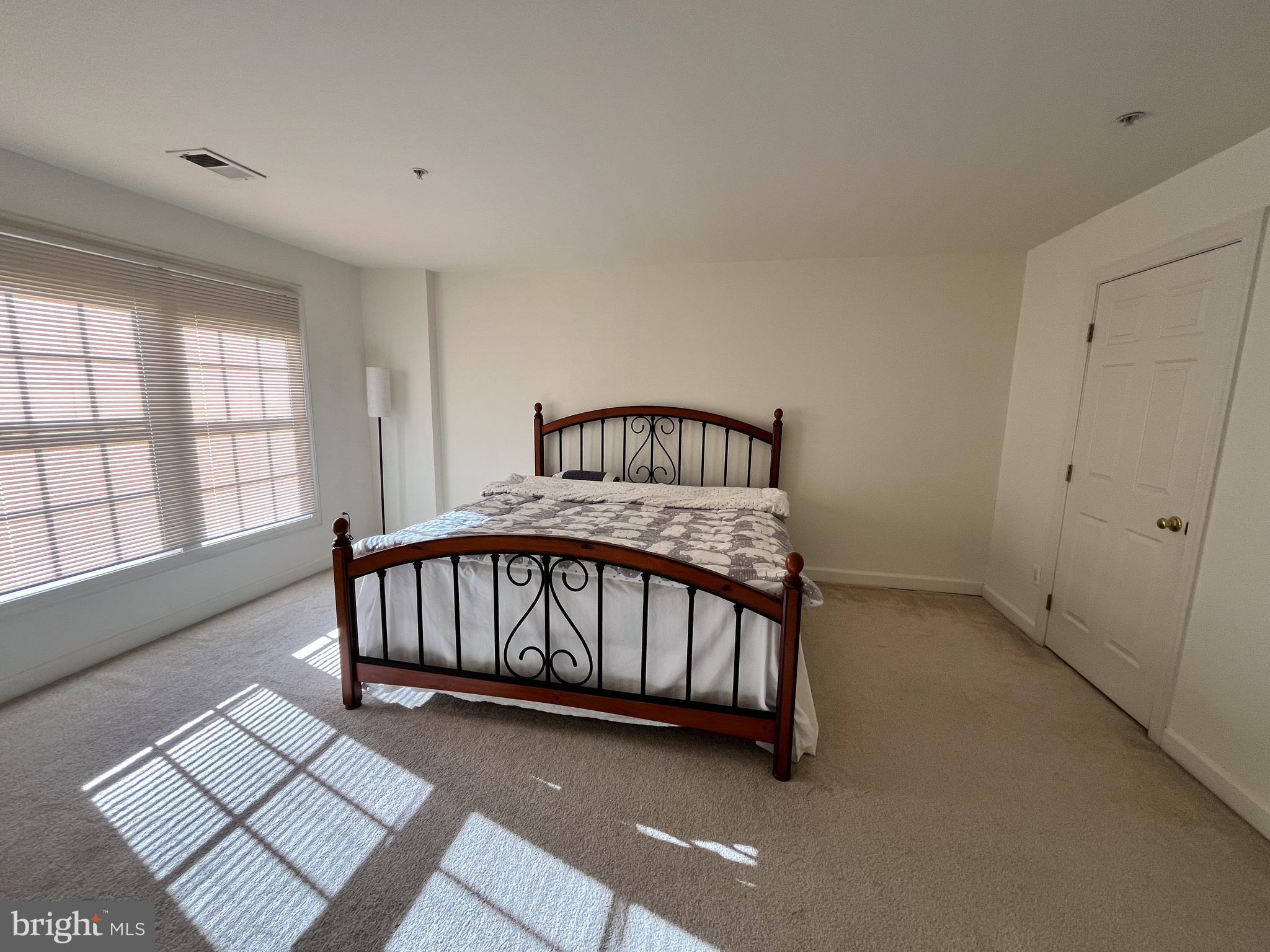 JEFFERSON PARK TOWNHOUSE - Residential Lease