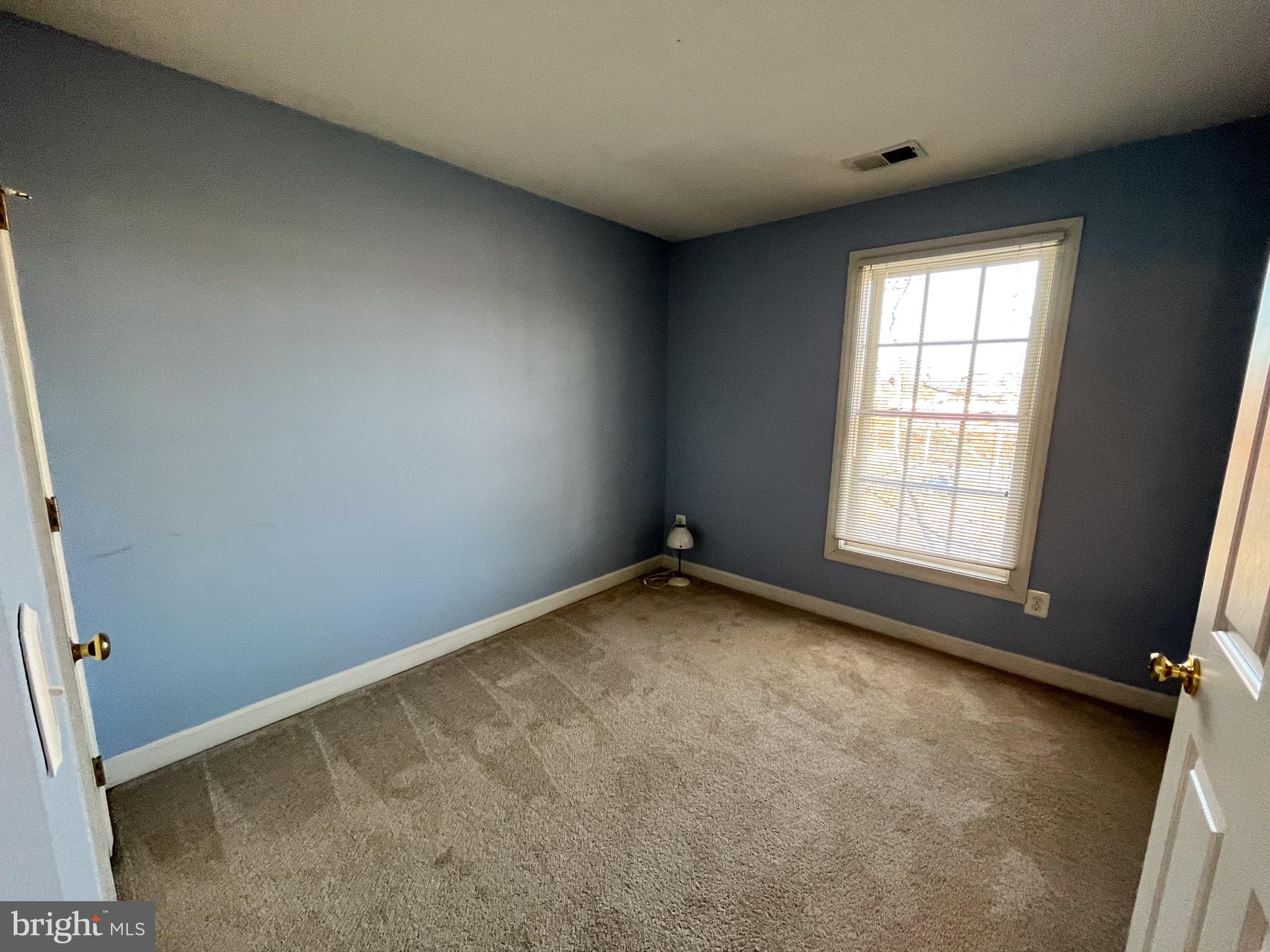 JEFFERSON PARK TOWNHOUSE - Residential Lease