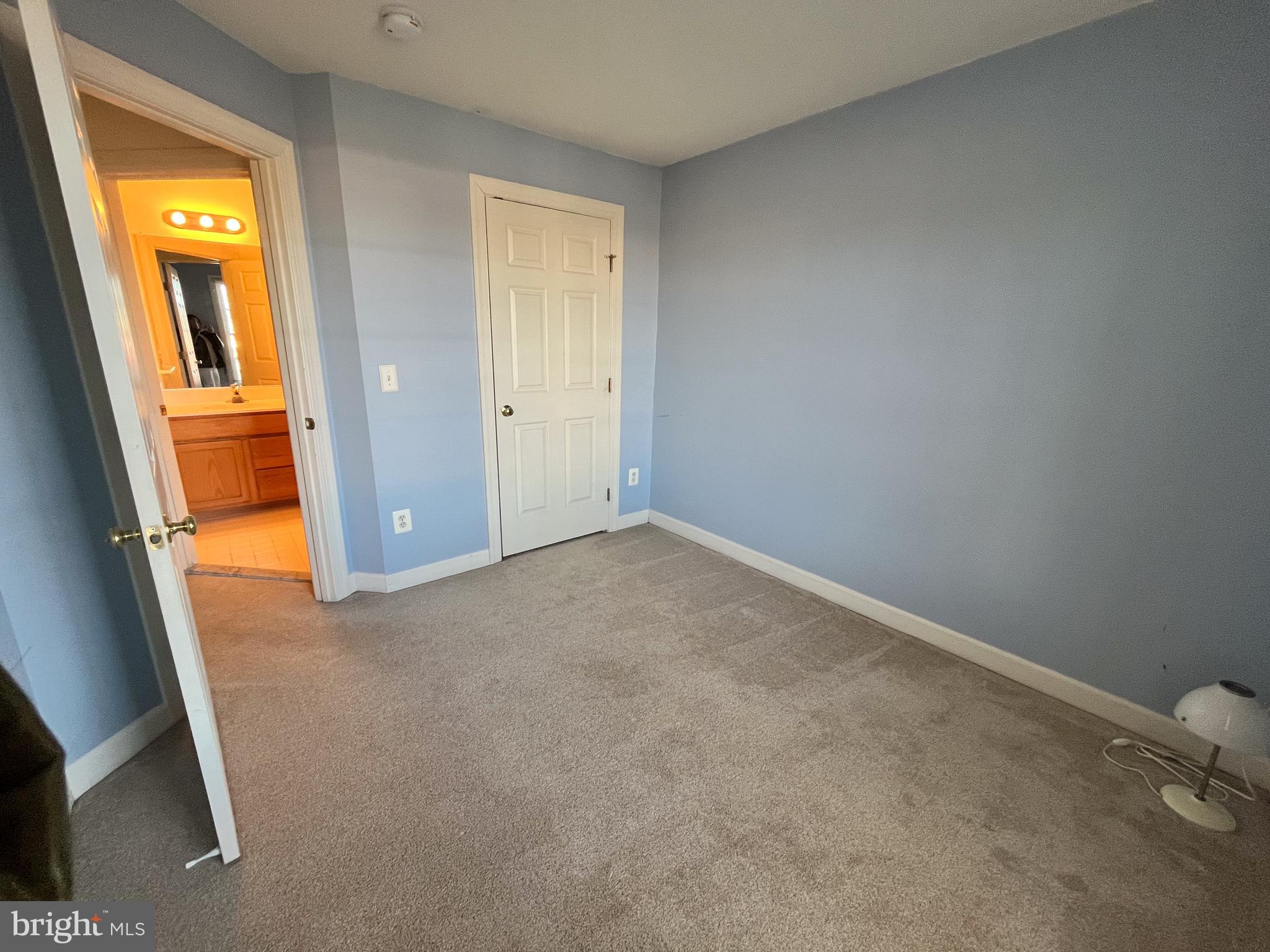 JEFFERSON PARK TOWNHOUSE - Residential Lease