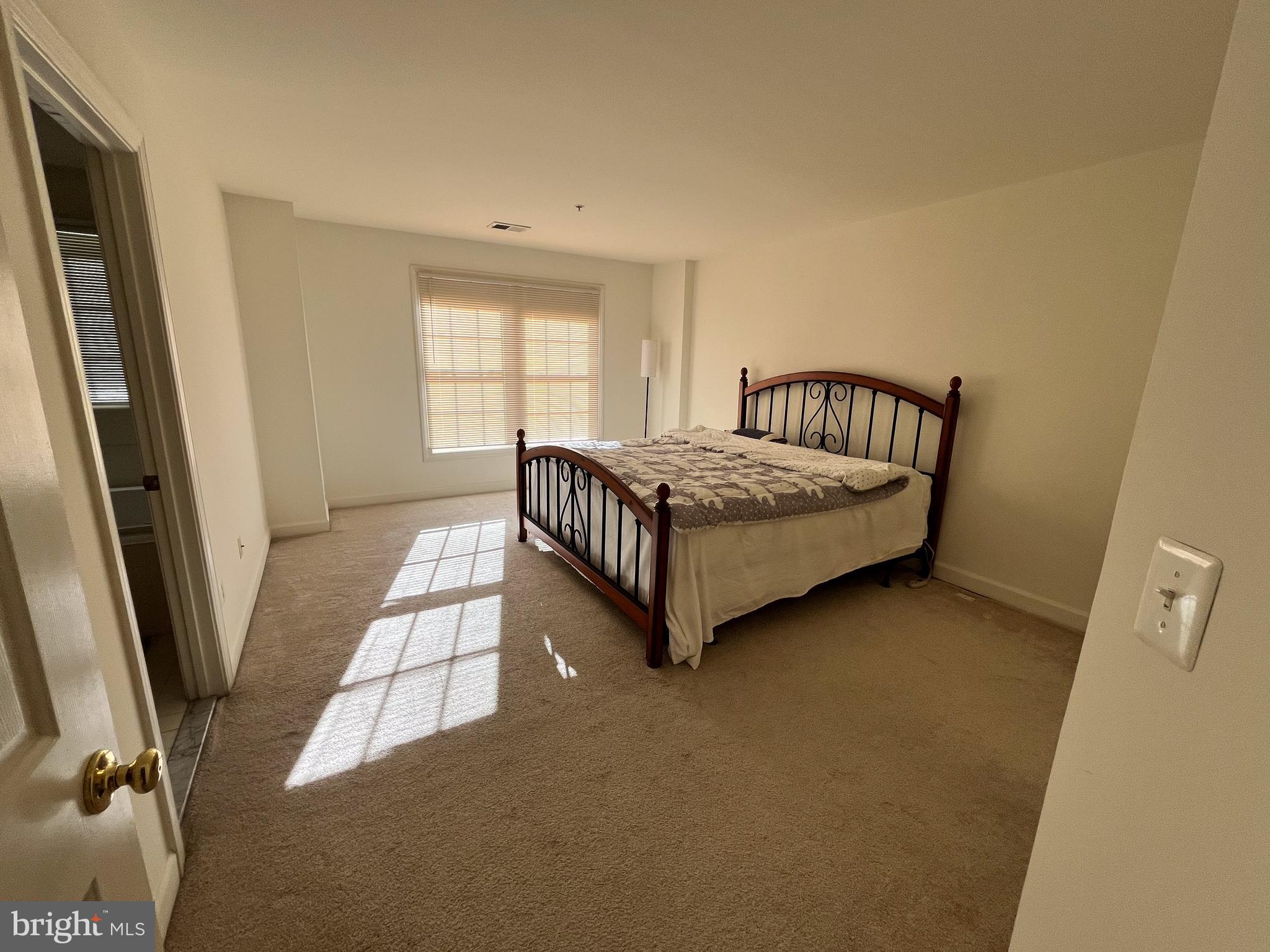 JEFFERSON PARK TOWNHOUSE - Residential Lease