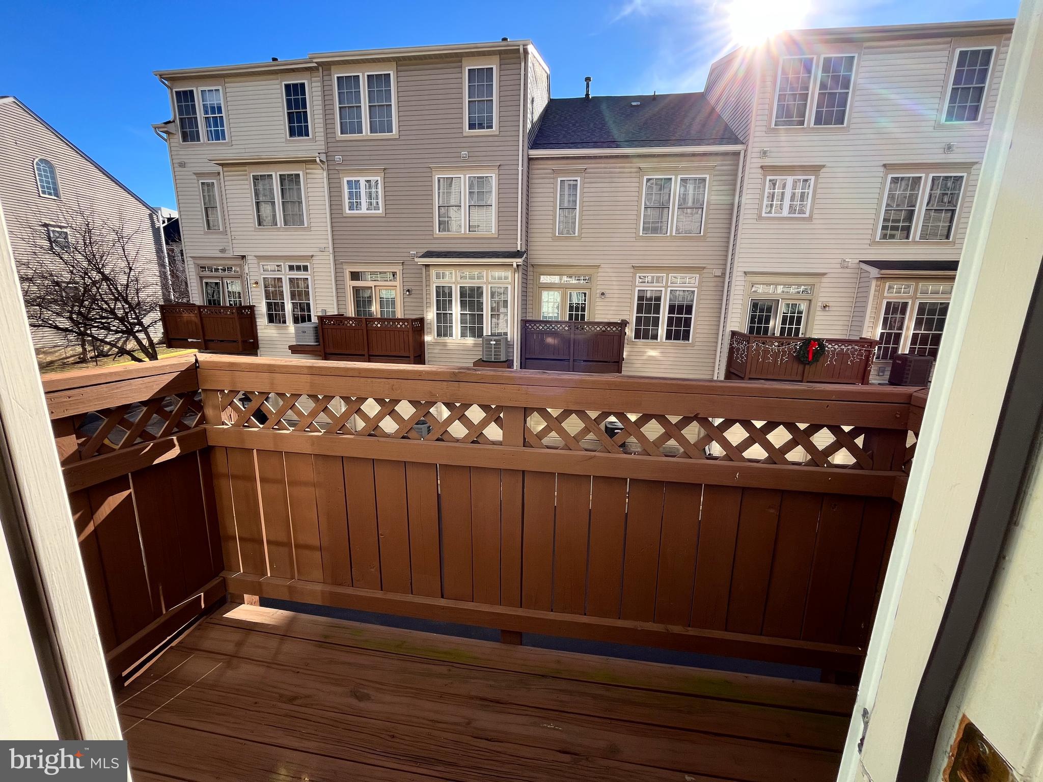 JEFFERSON PARK TOWNHOUSE - Residential Lease