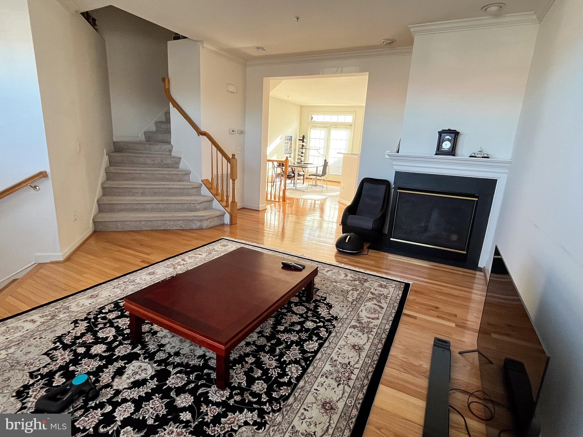 JEFFERSON PARK TOWNHOUSE - Residential Lease