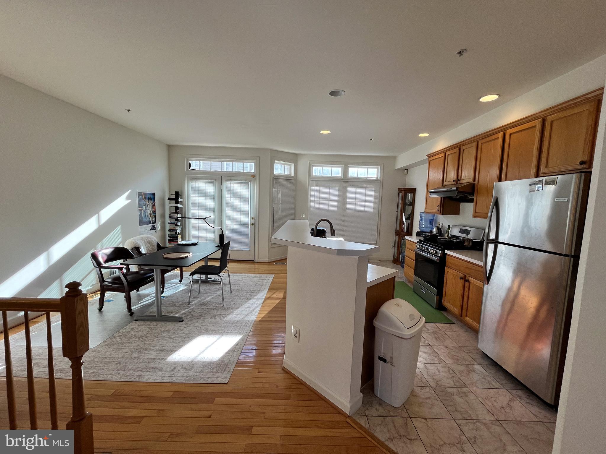 JEFFERSON PARK TOWNHOUSE - Residential Lease