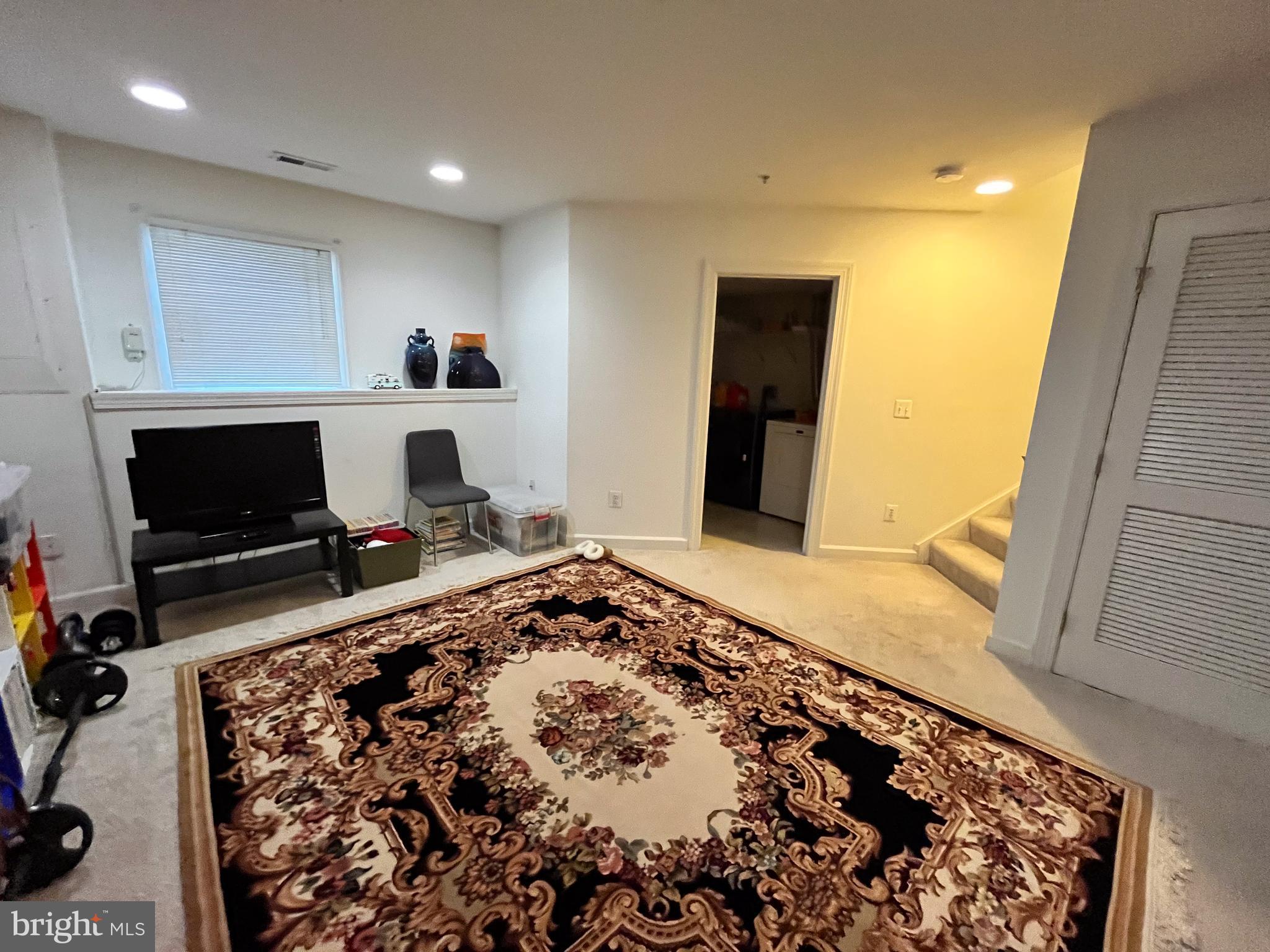 JEFFERSON PARK TOWNHOUSE - Residential Lease