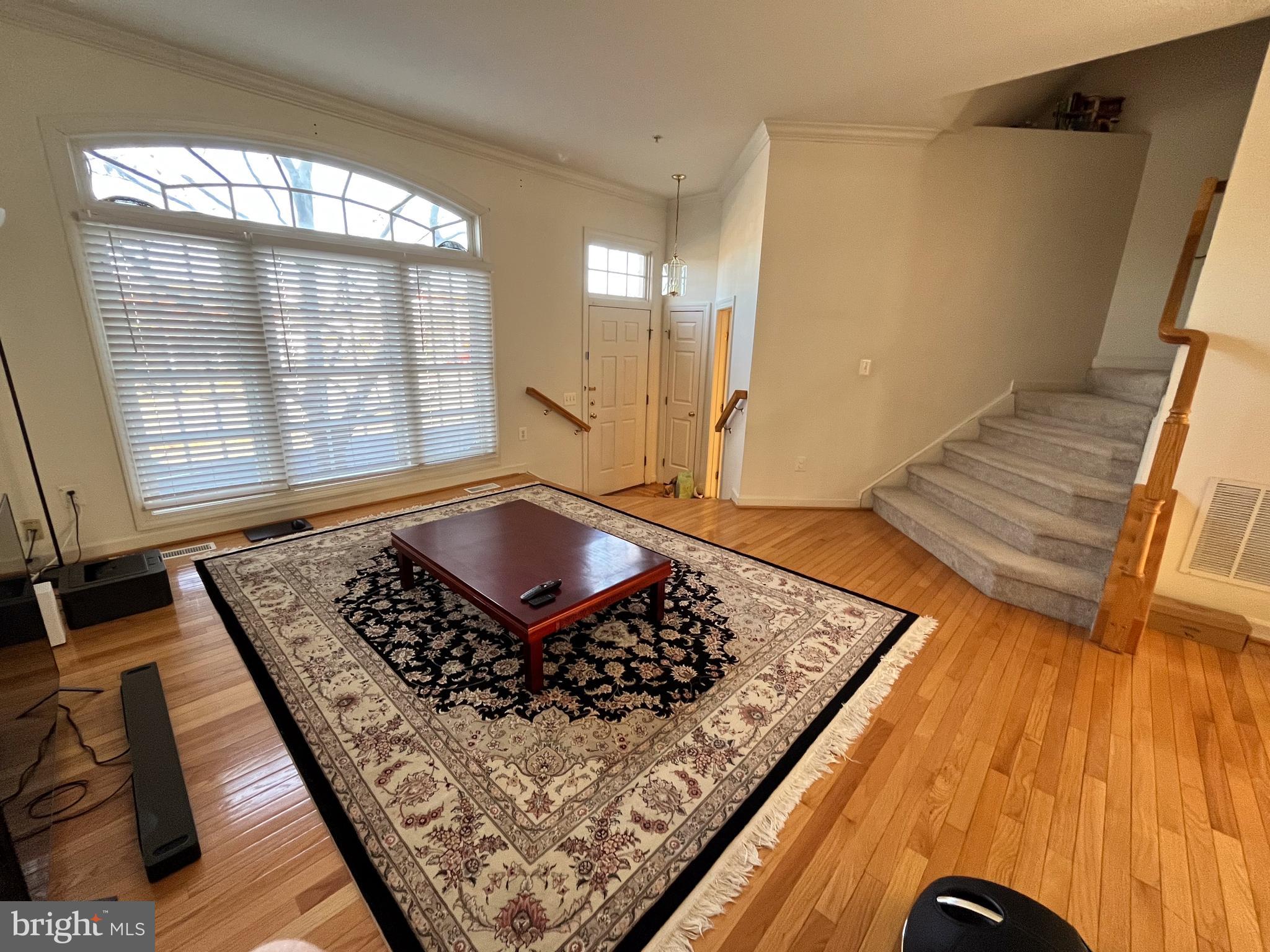 JEFFERSON PARK TOWNHOUSE - Residential Lease