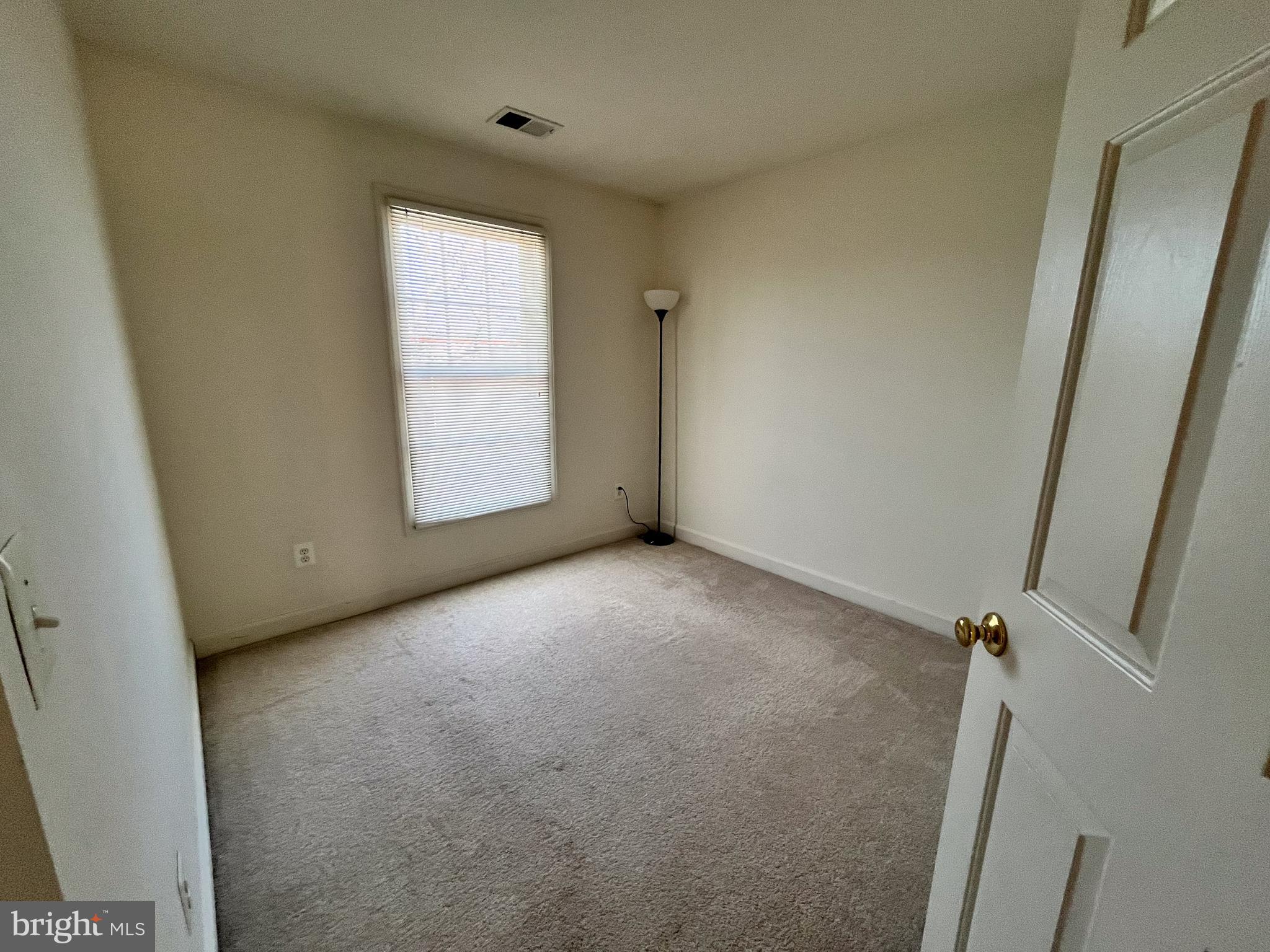 JEFFERSON PARK TOWNHOUSE - Residential Lease