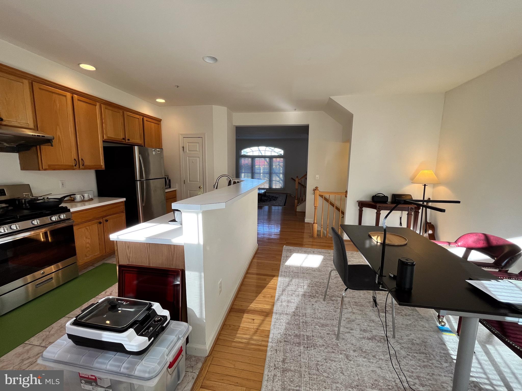 JEFFERSON PARK TOWNHOUSE - Residential Lease