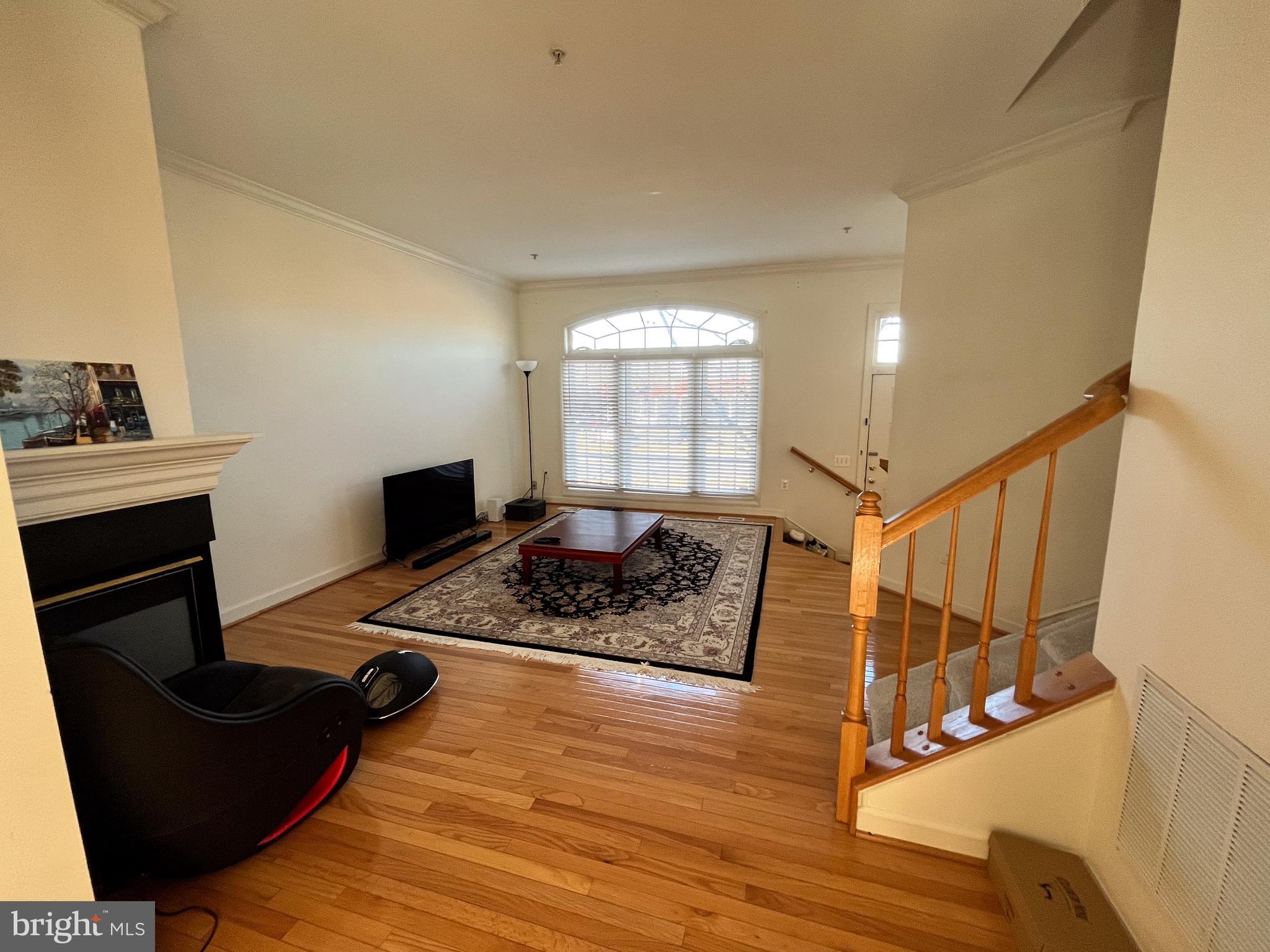 JEFFERSON PARK TOWNHOUSE - Residential Lease