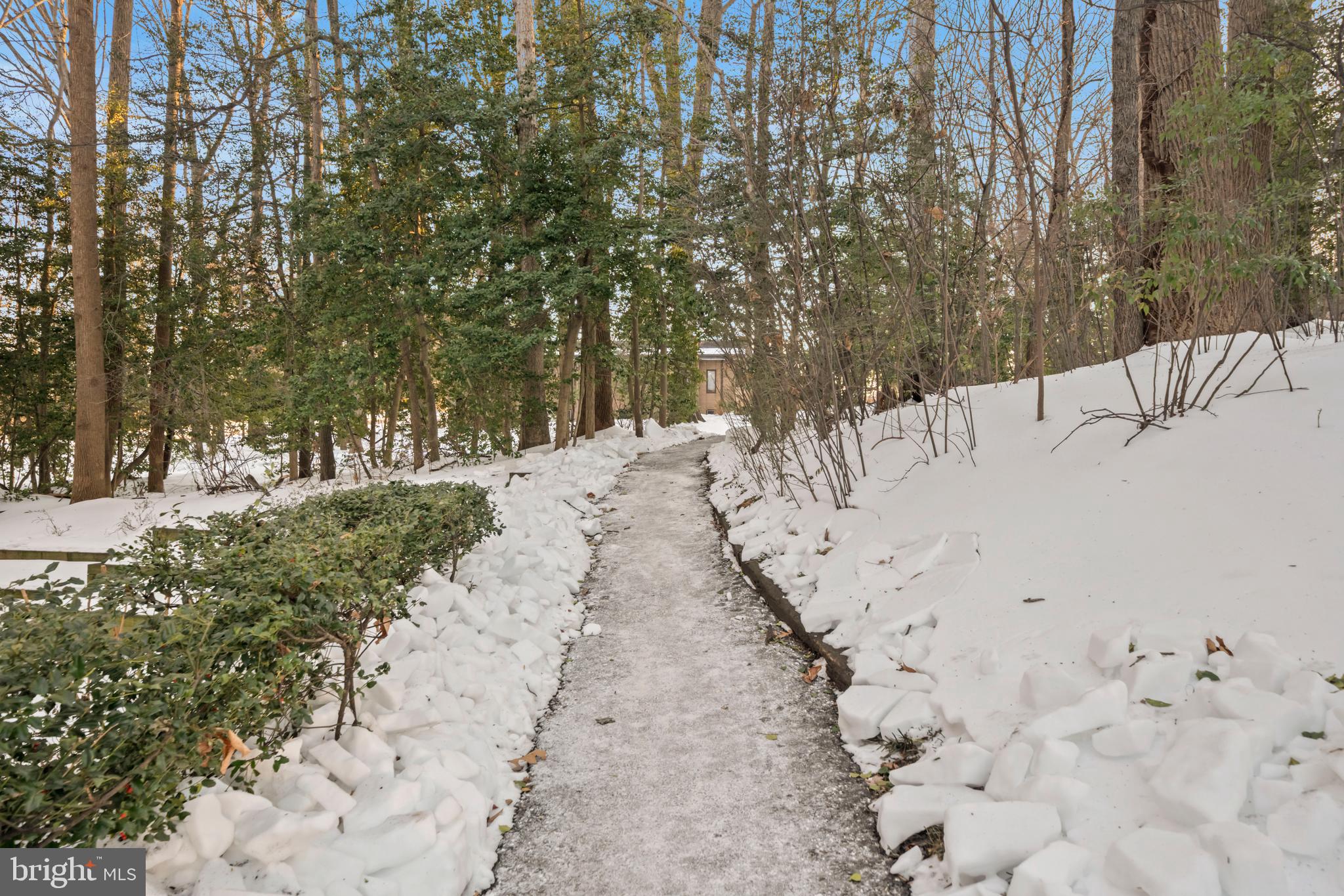 IVYMOUNT COURT - Residential