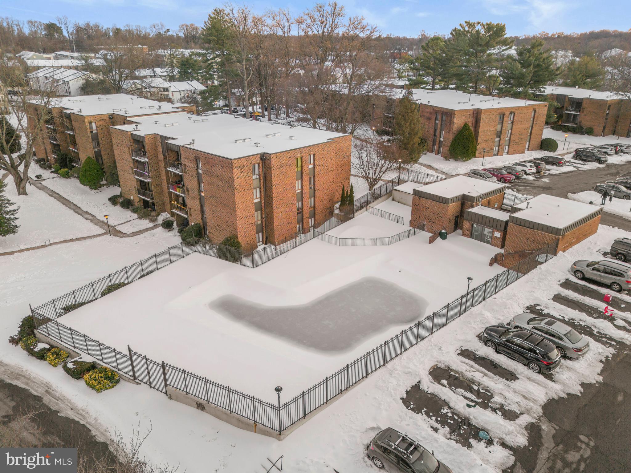 IVYMOUNT COURT - Residential