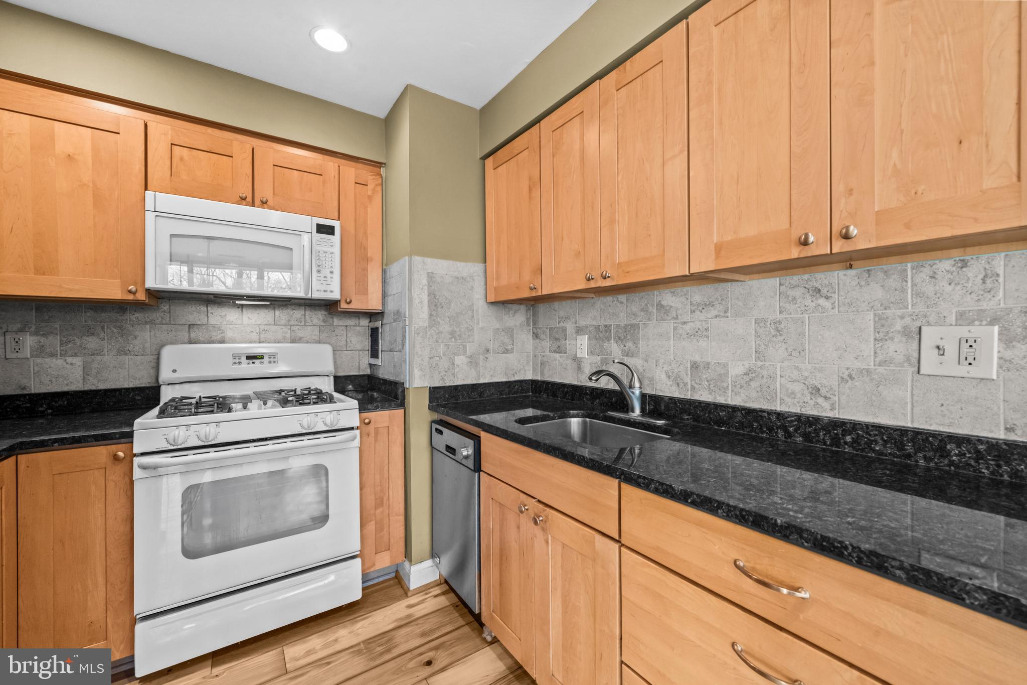 IVYMOUNT COURT - Residential