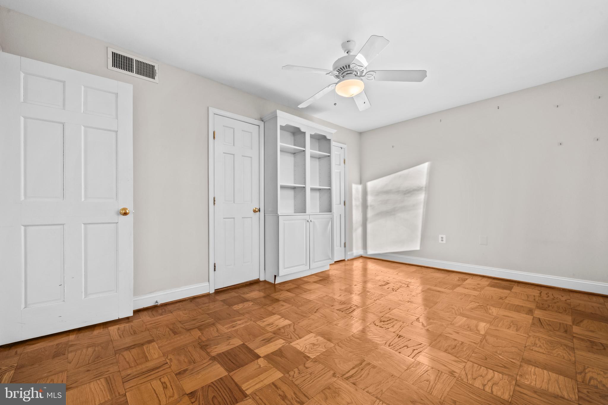 IVYMOUNT COURT - Residential