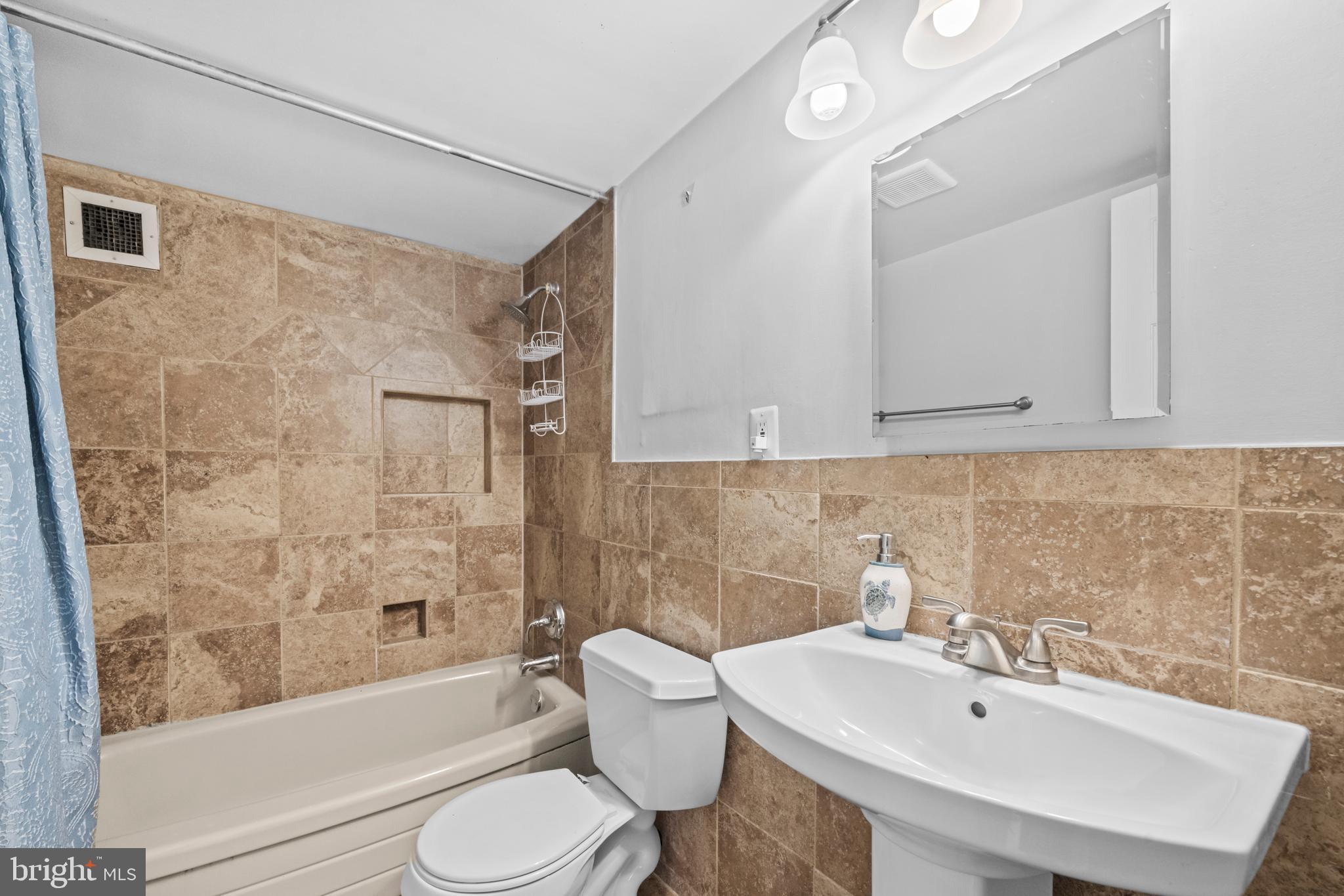 IVYMOUNT COURT - Residential