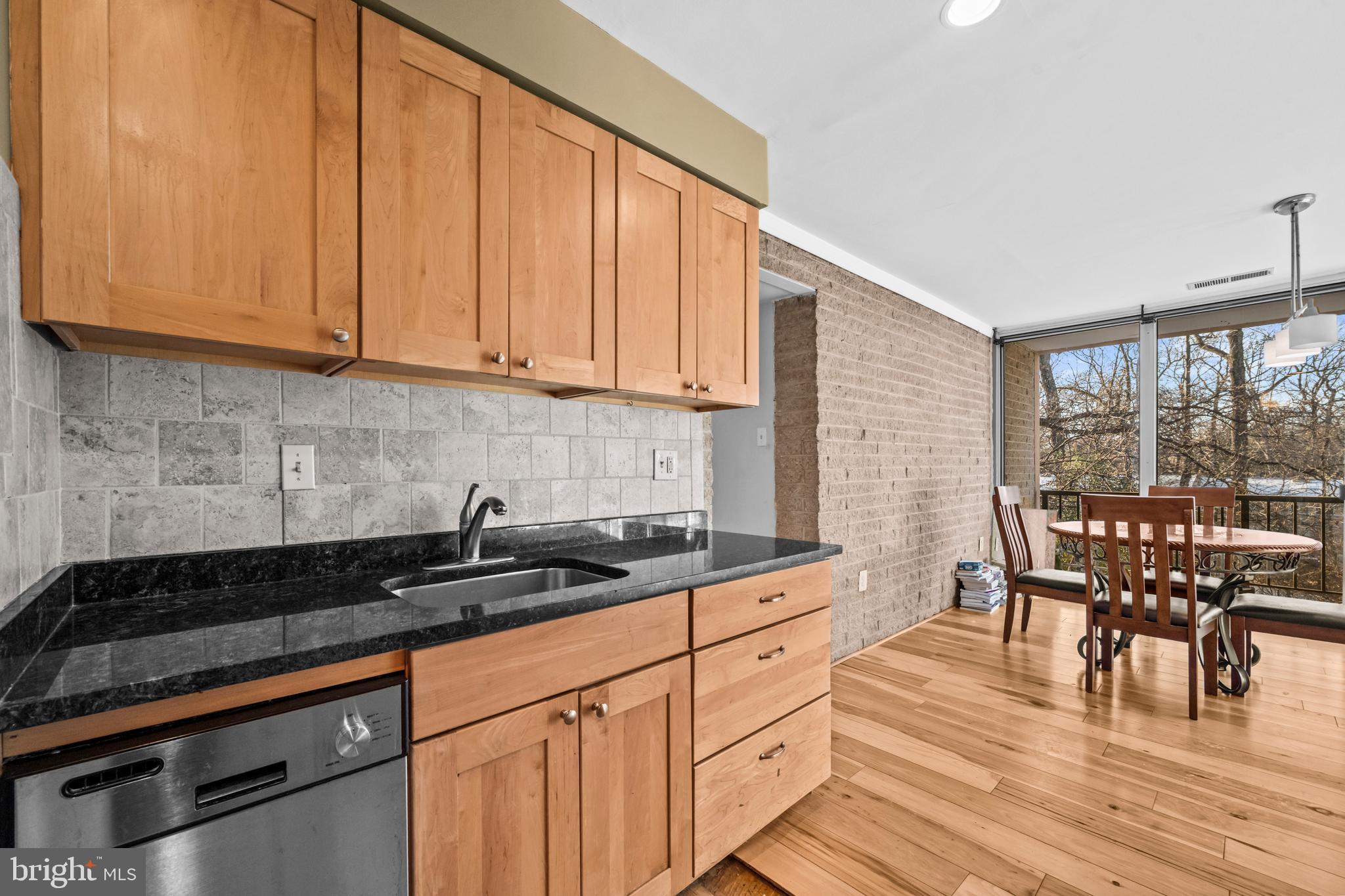 IVYMOUNT COURT - Residential