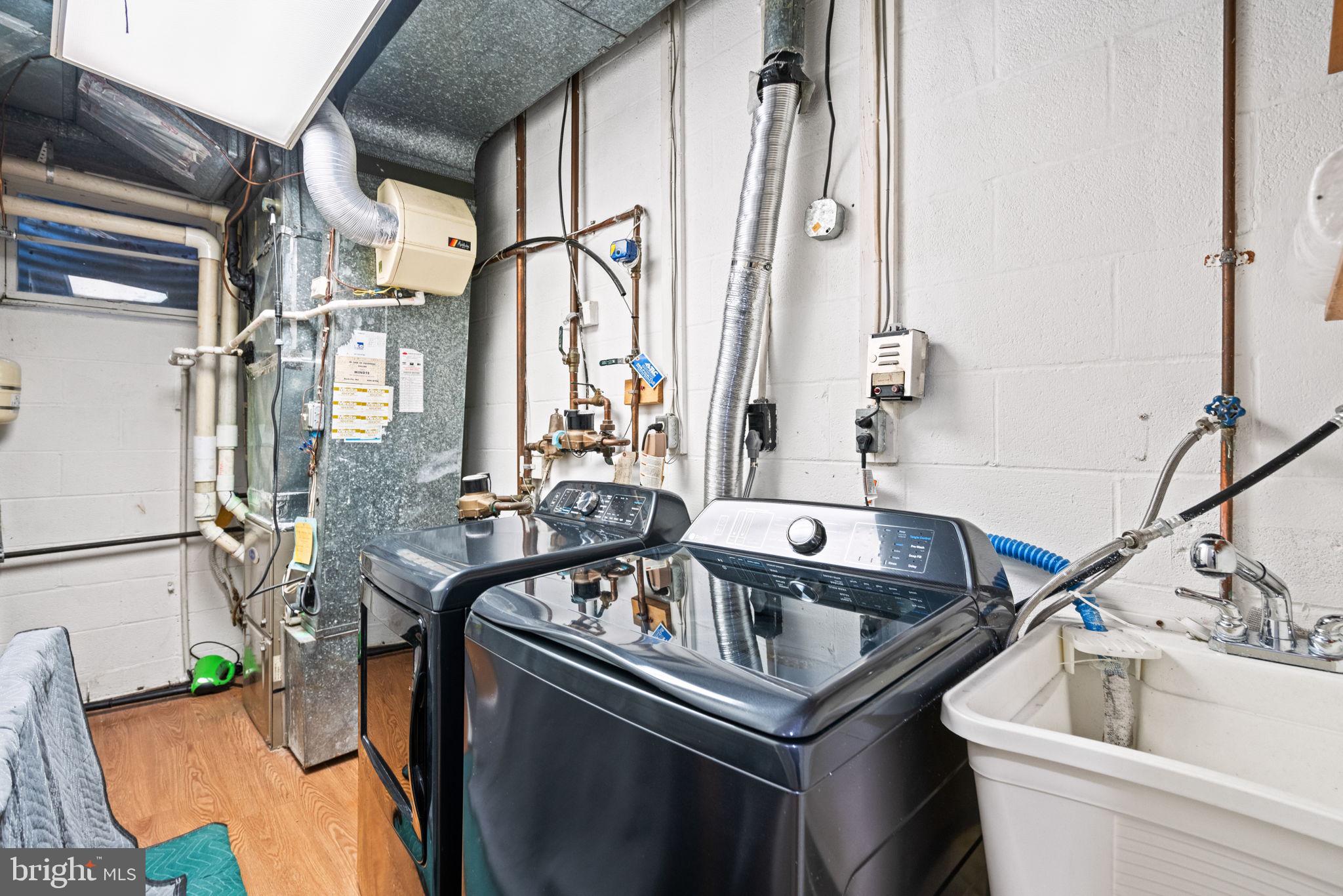 WESTMORELAND HILLS - Residential