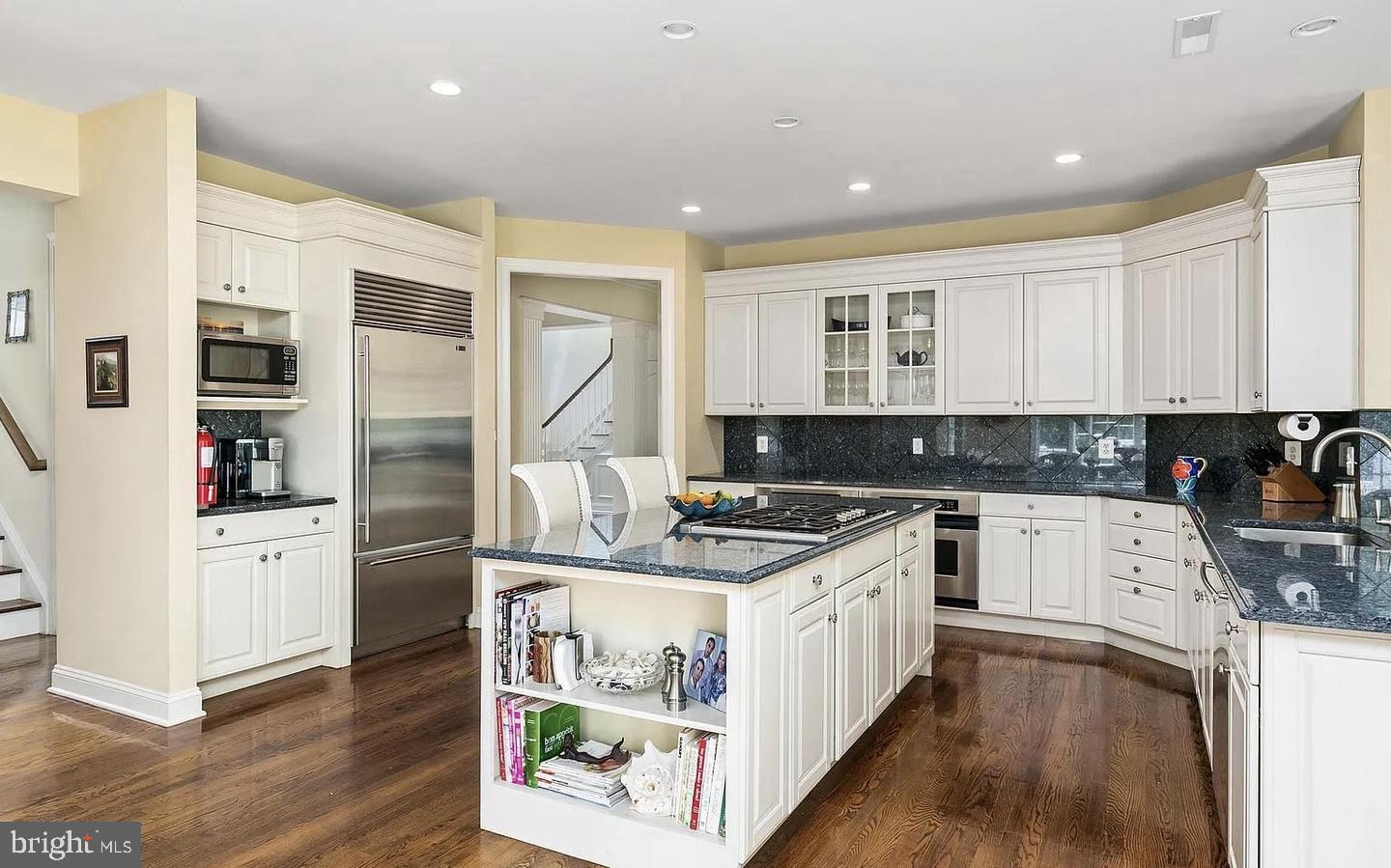 9 TIMBER GREEN COURT