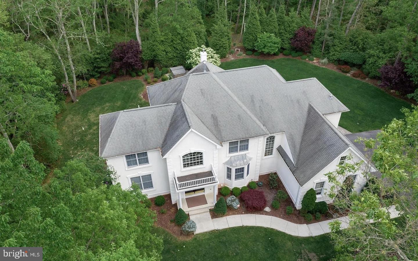 9 TIMBER GREEN COURT