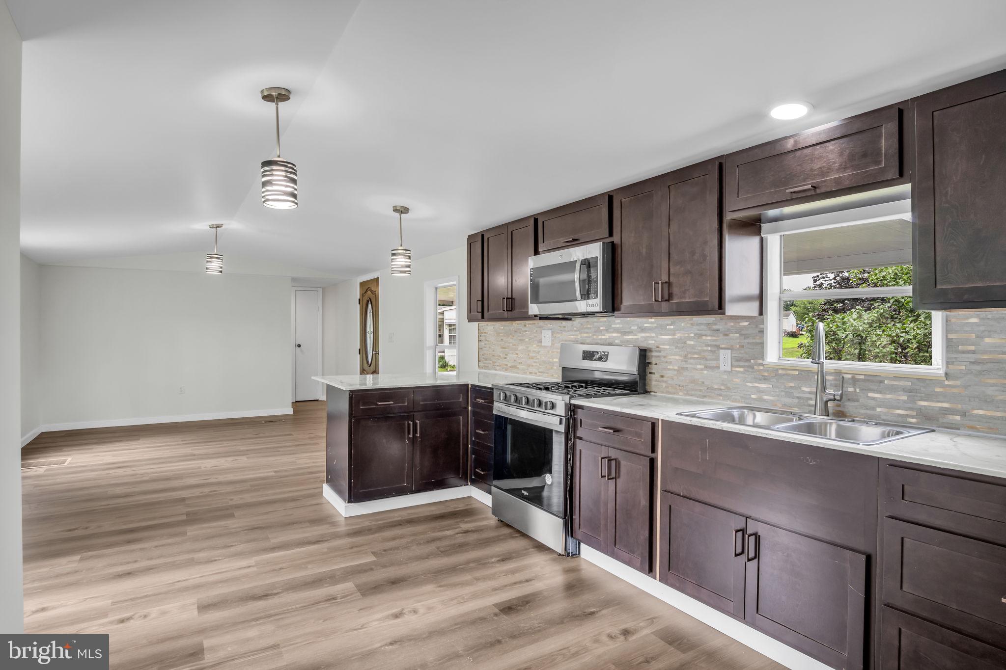 MEADOWVIEW ESTATES - Residential