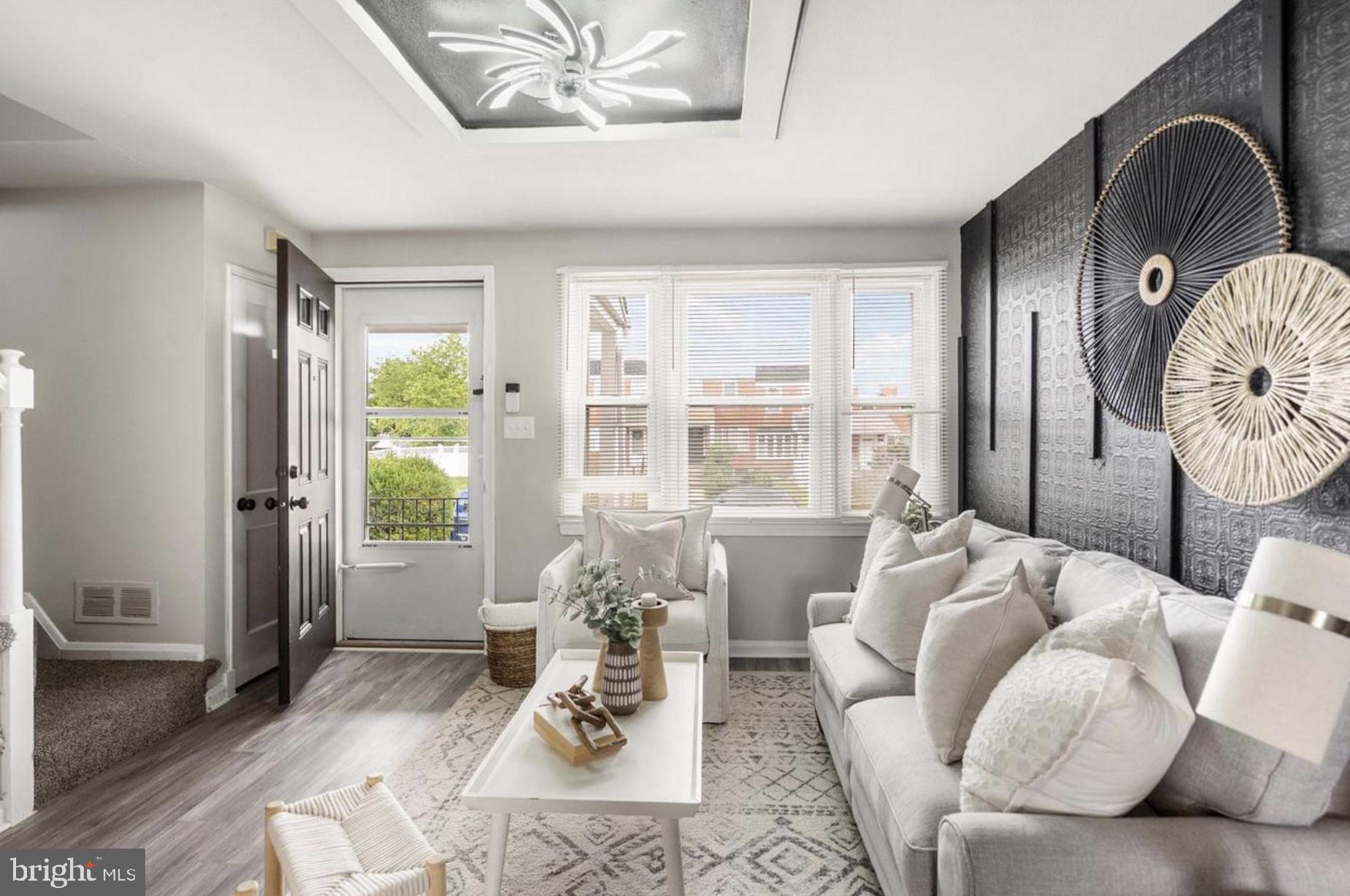 BEVERLY HILLS - Residential Lease